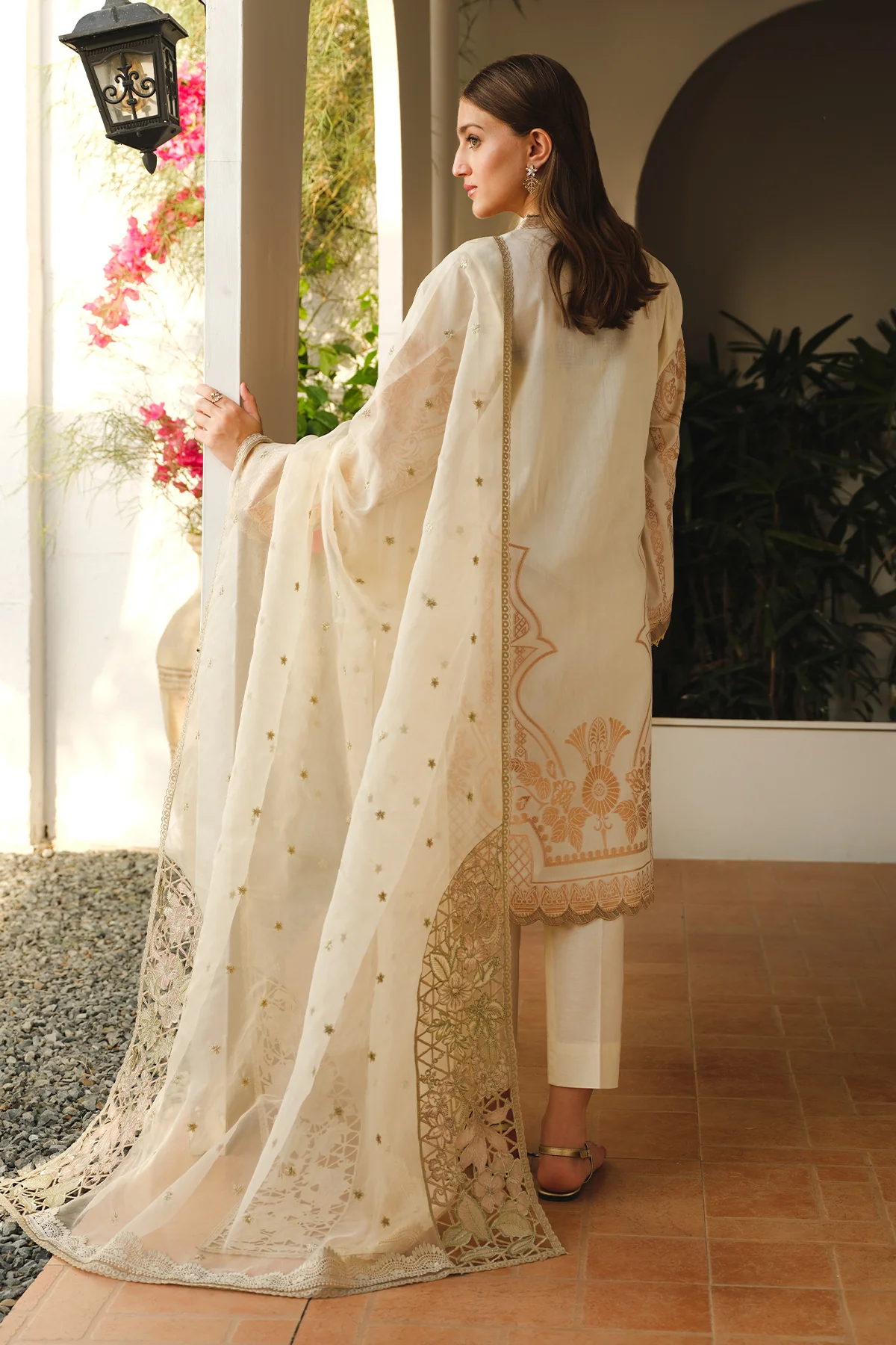 EMBROIDERED JACQUARD LAWN UF-662 - Image 2