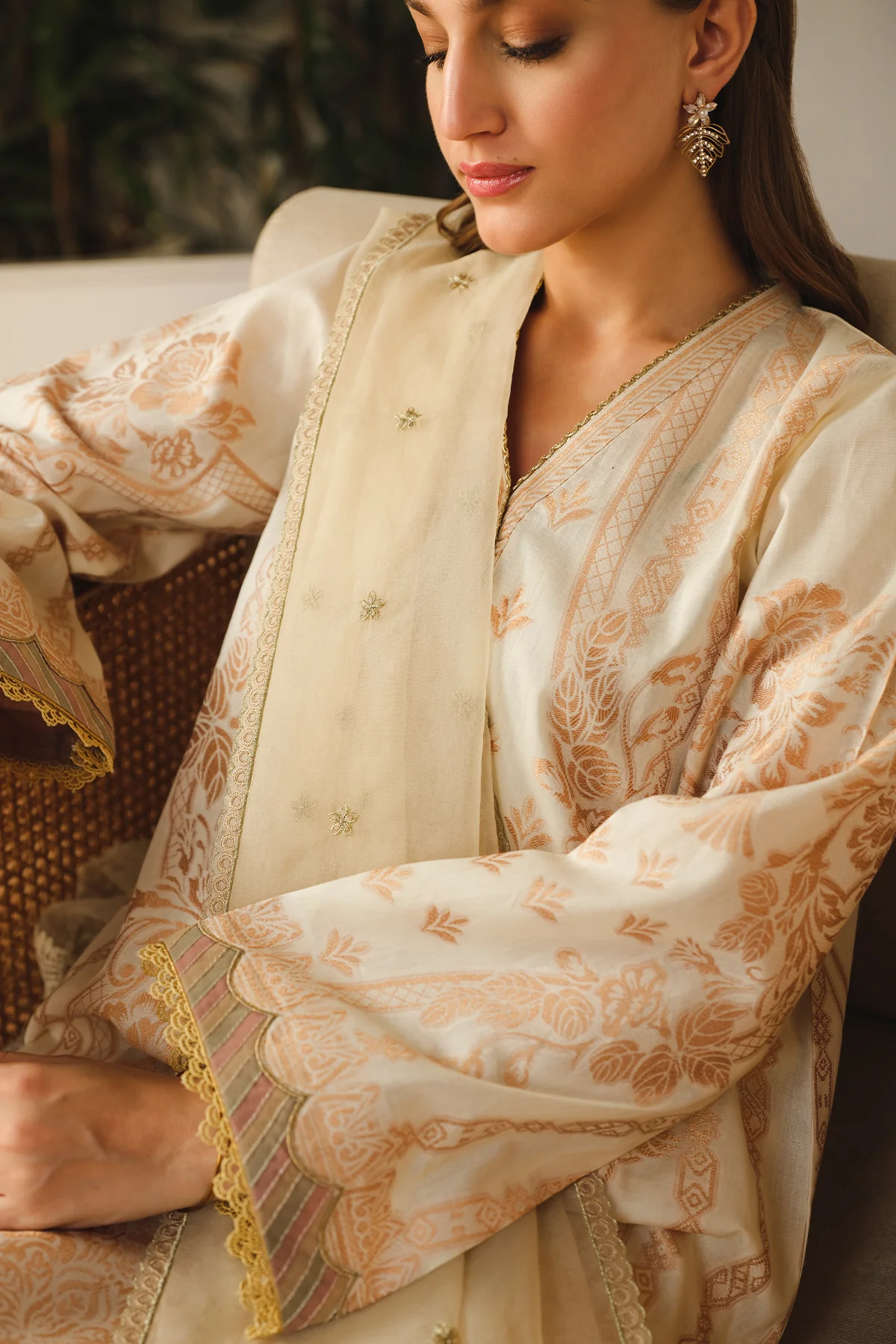 EMBROIDERED JACQUARD LAWN UF-662 - Image 4