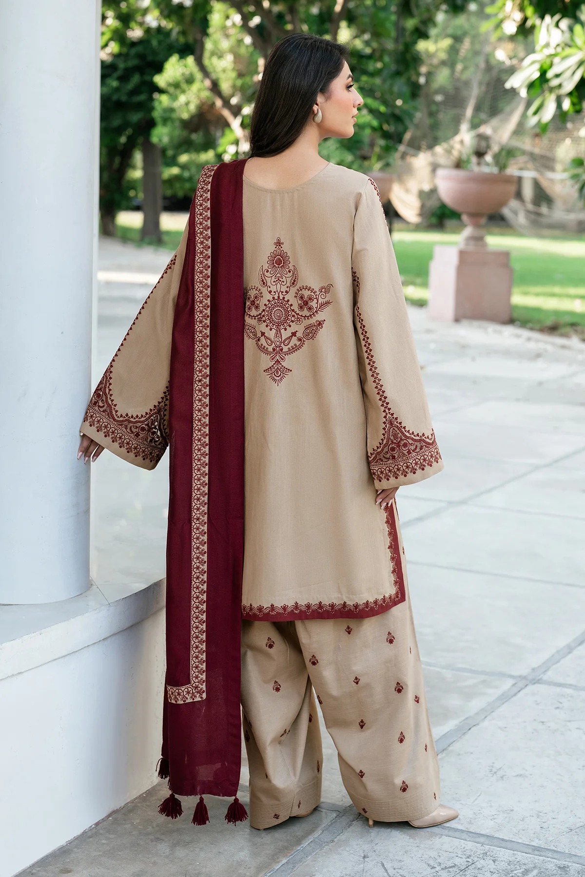 EMBROIDERED KHADDAR SF-4003 - Image 3