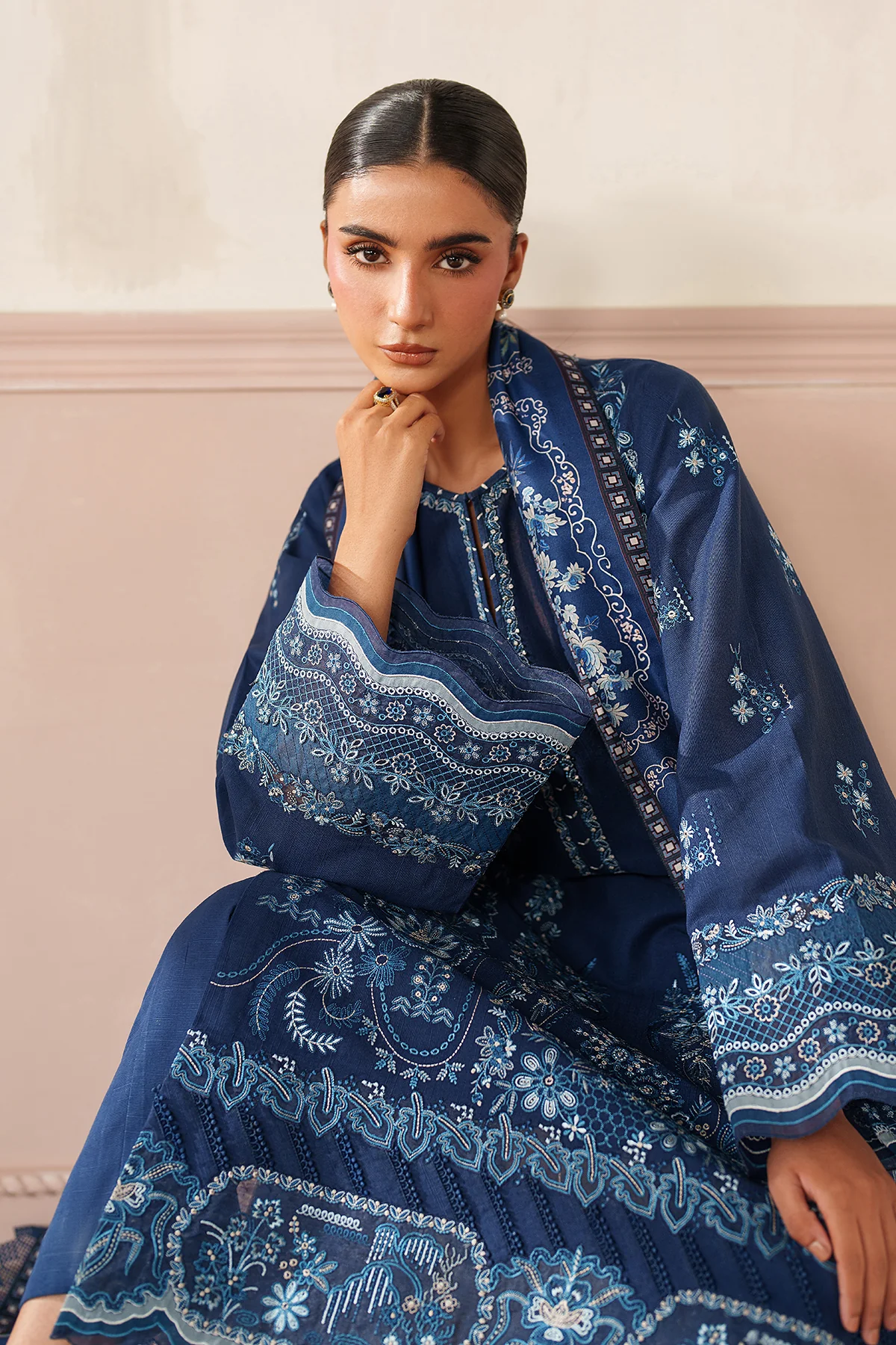 EMBROIDERED KHADDAR UF-4352 - Image 5