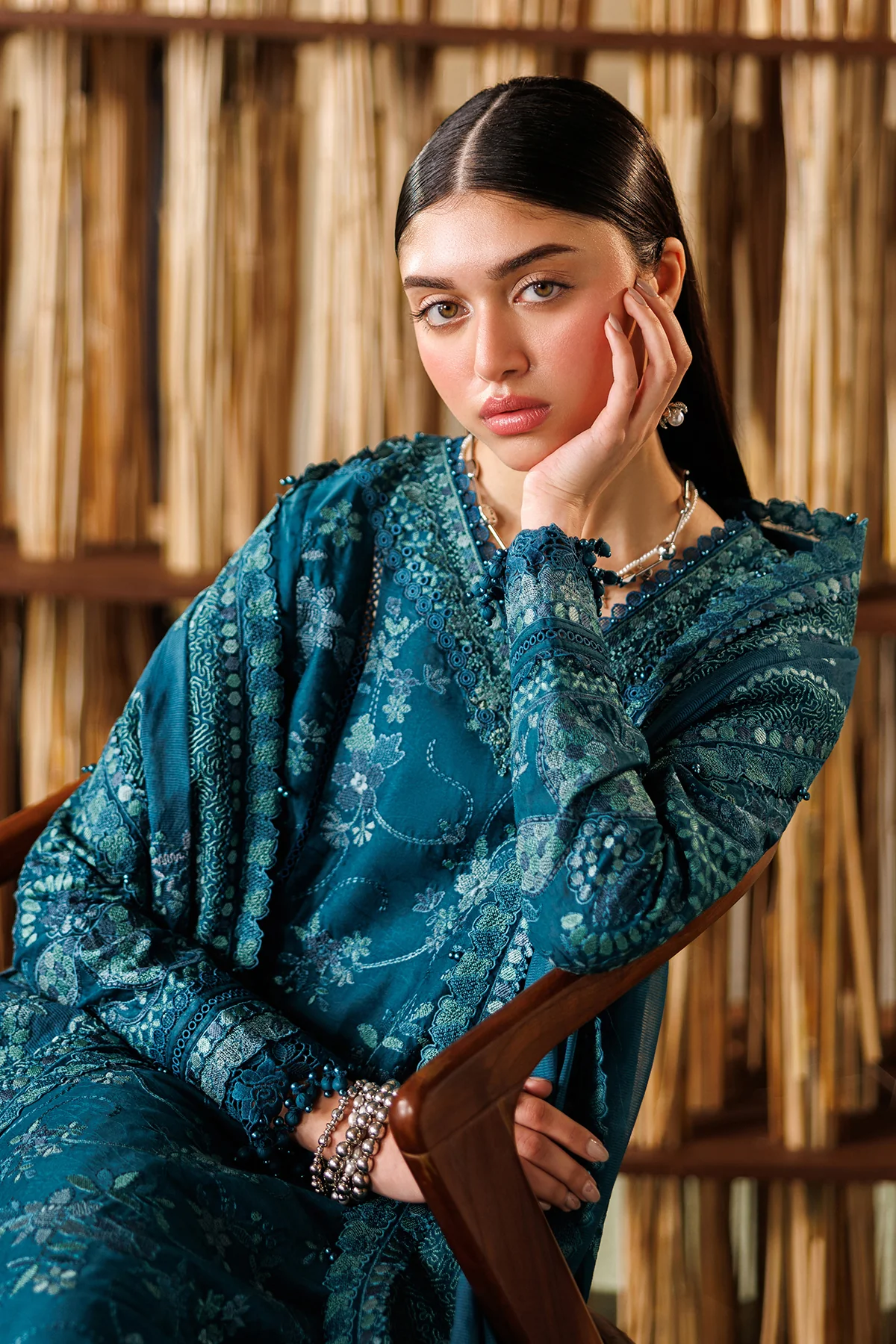 EMBROIDERED LAWN EL26-D04 UNSTITCHED - Image 3