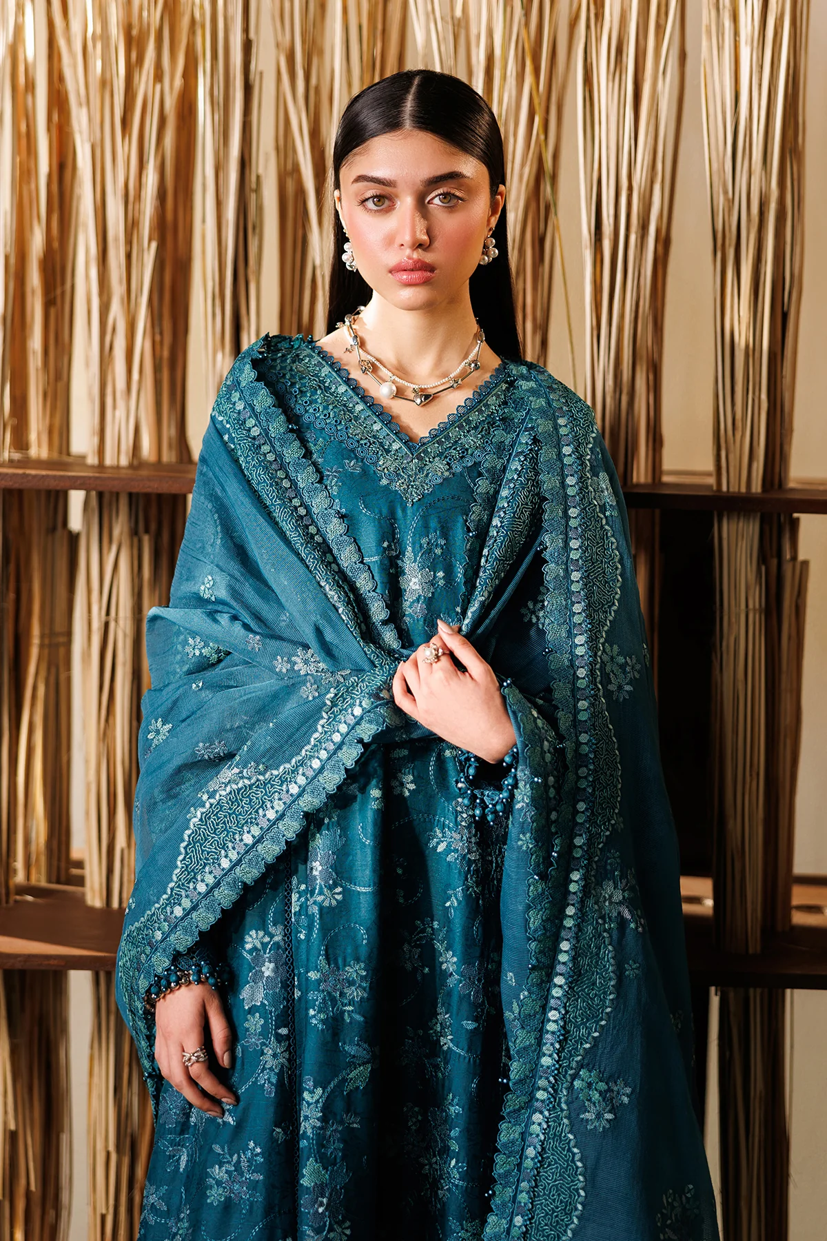 EMBROIDERED LAWN EL26-D04 UNSTITCHED - Image 4