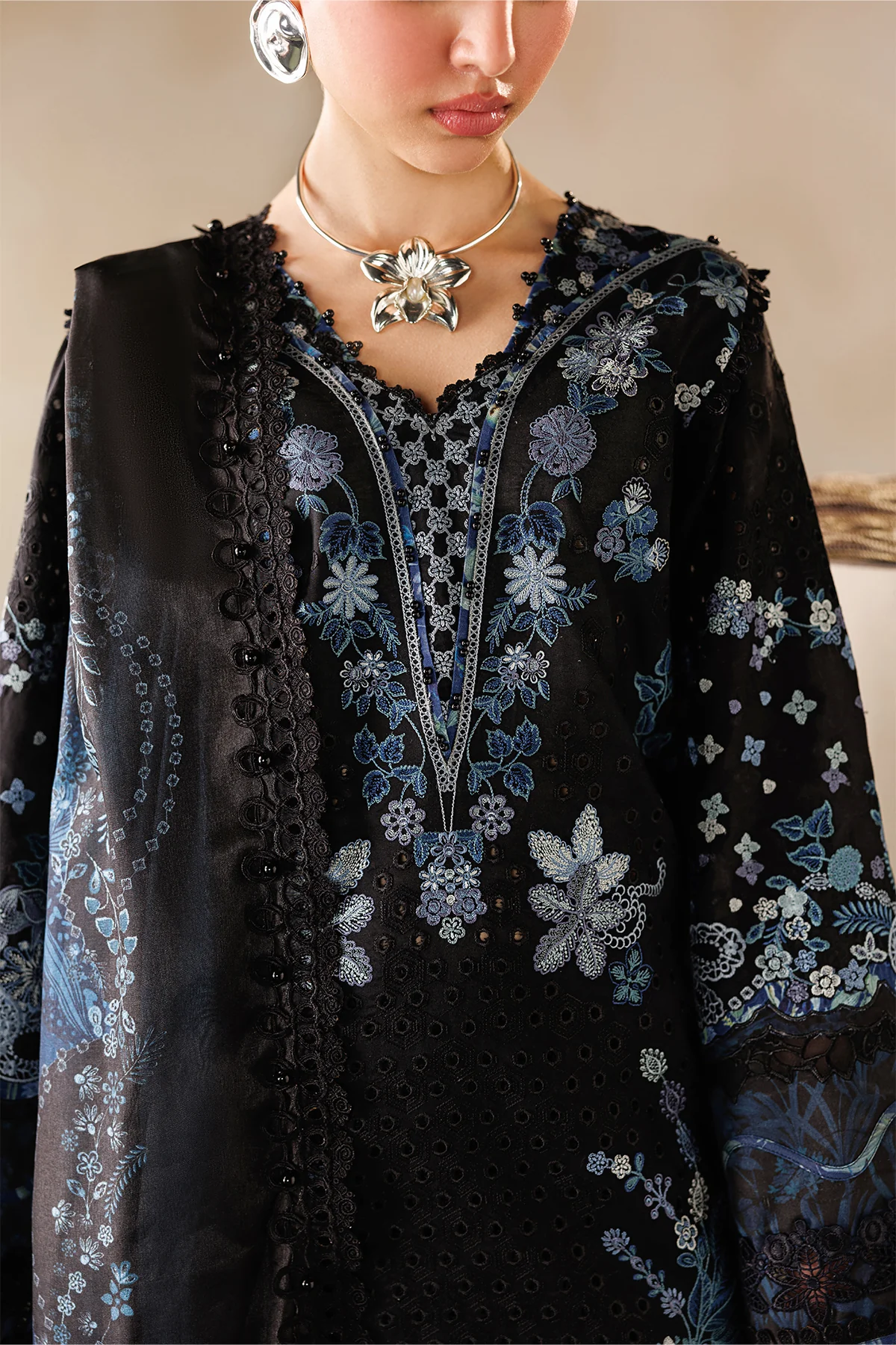 EMBROIDERED LAWN EL26-D08 STITCHED - Image 3