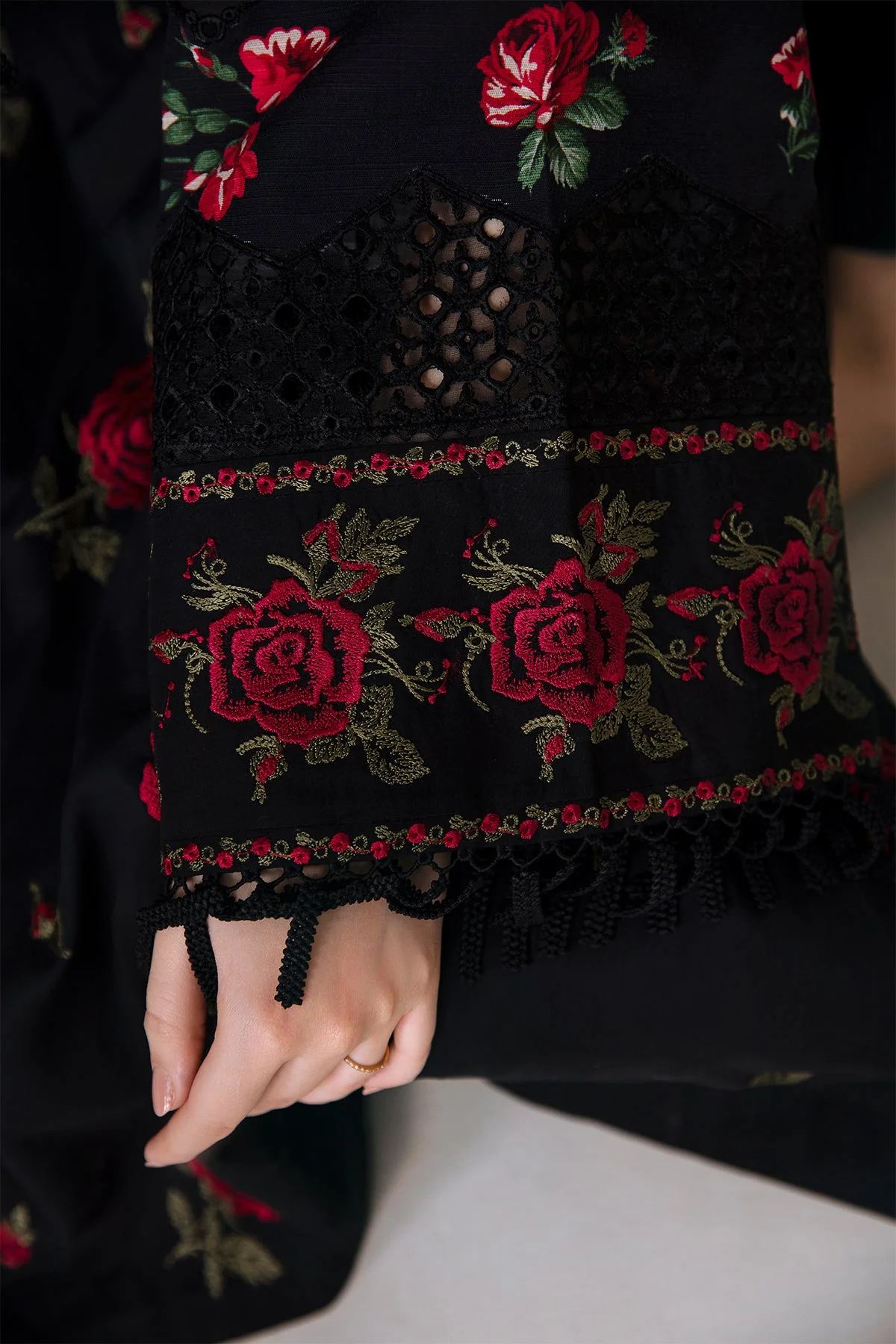 EMBROIDERED LAWN SF-361 - Image 4
