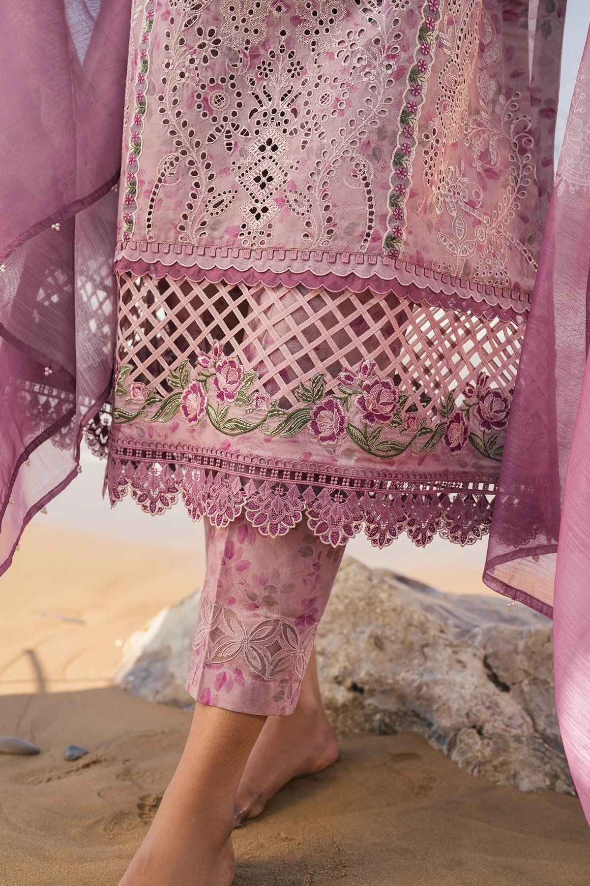 EMBROIDERED LAWN SF-4114 - Image 4