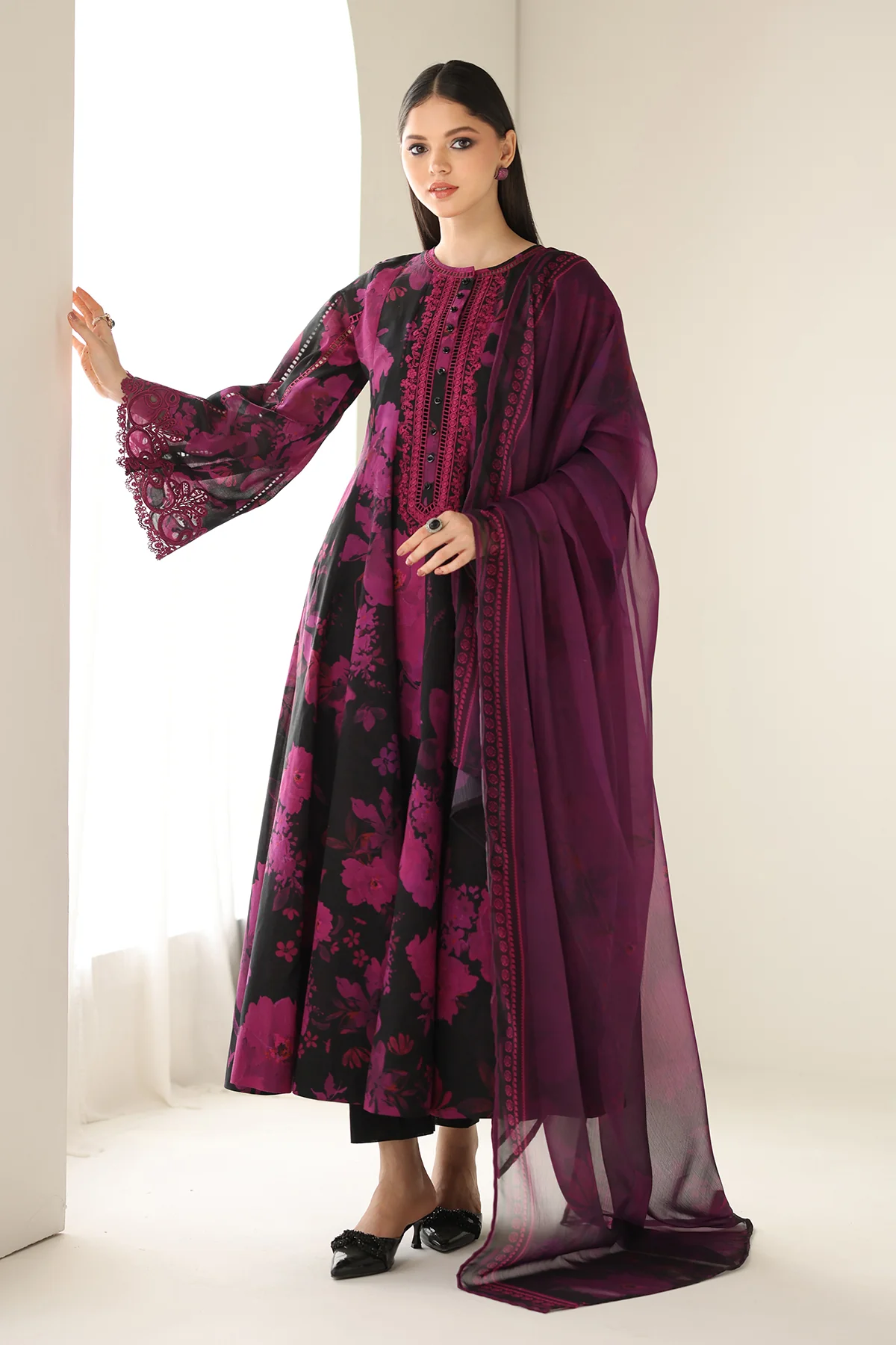 EMBROIDERED LAWN SF-4174