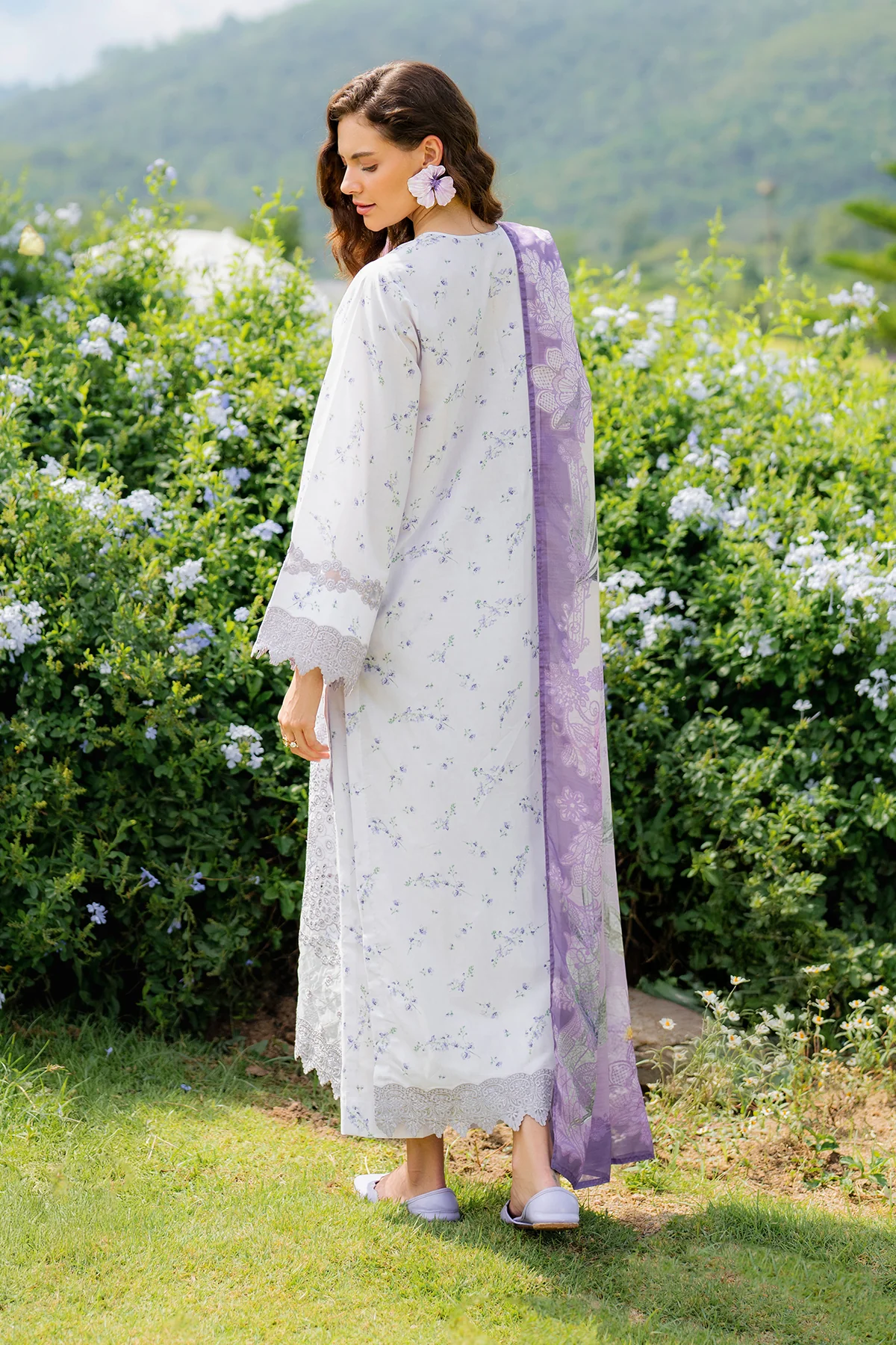 EMBROIDERED LAWN UF-4211 - Image 2