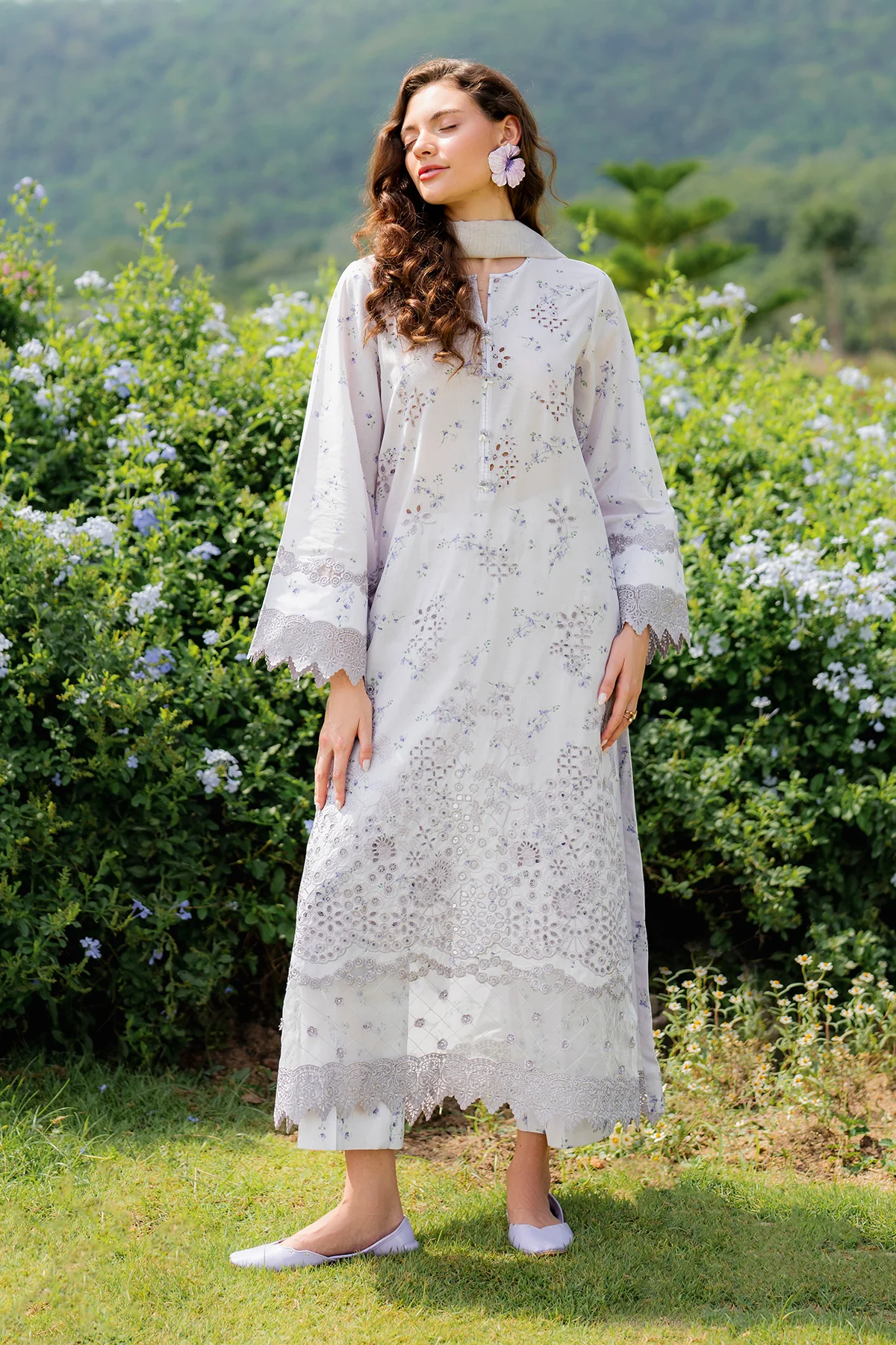 EMBROIDERED LAWN UF-4211 - Image 9