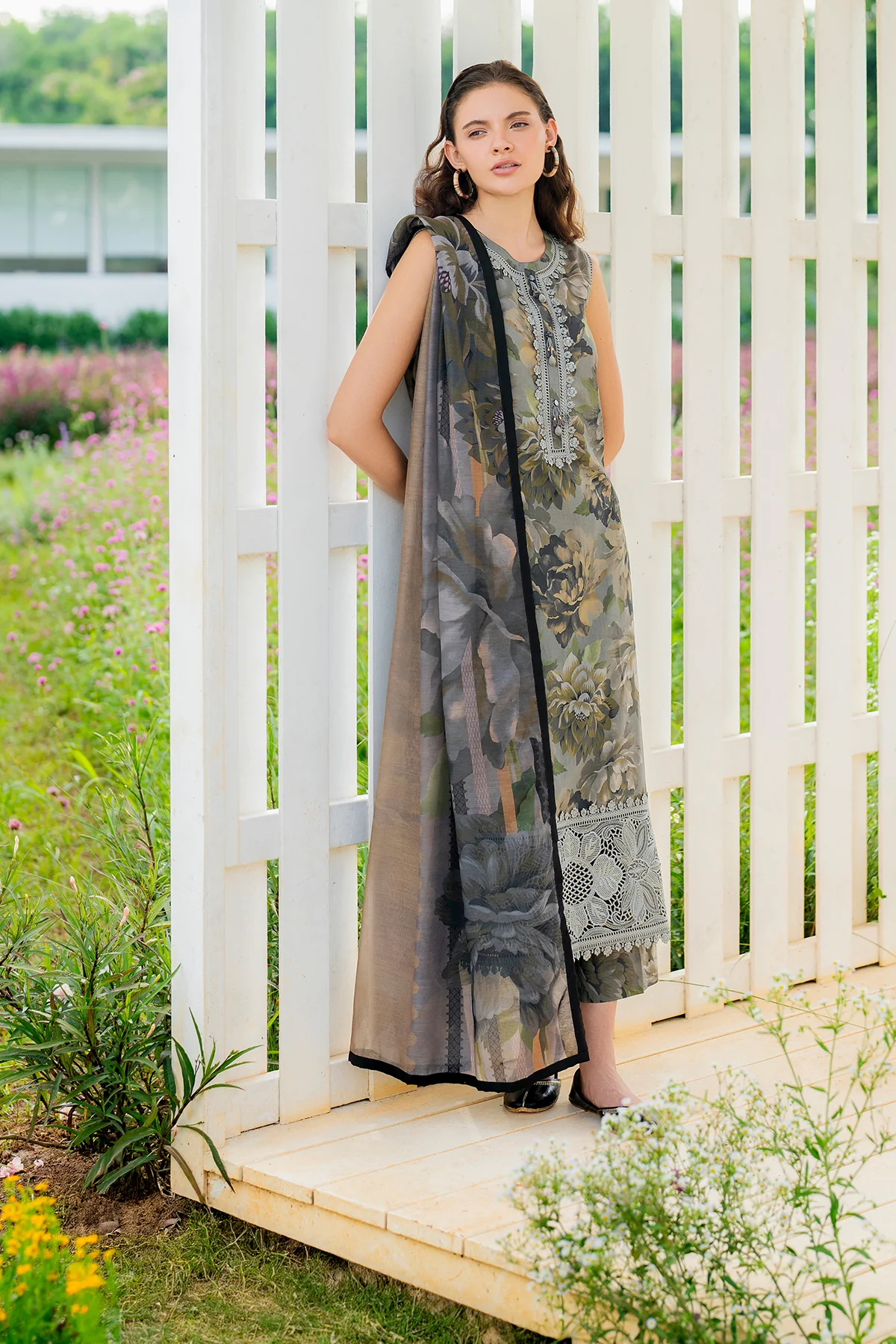 EMBROIDERED LAWN SF-4218 - Image 5