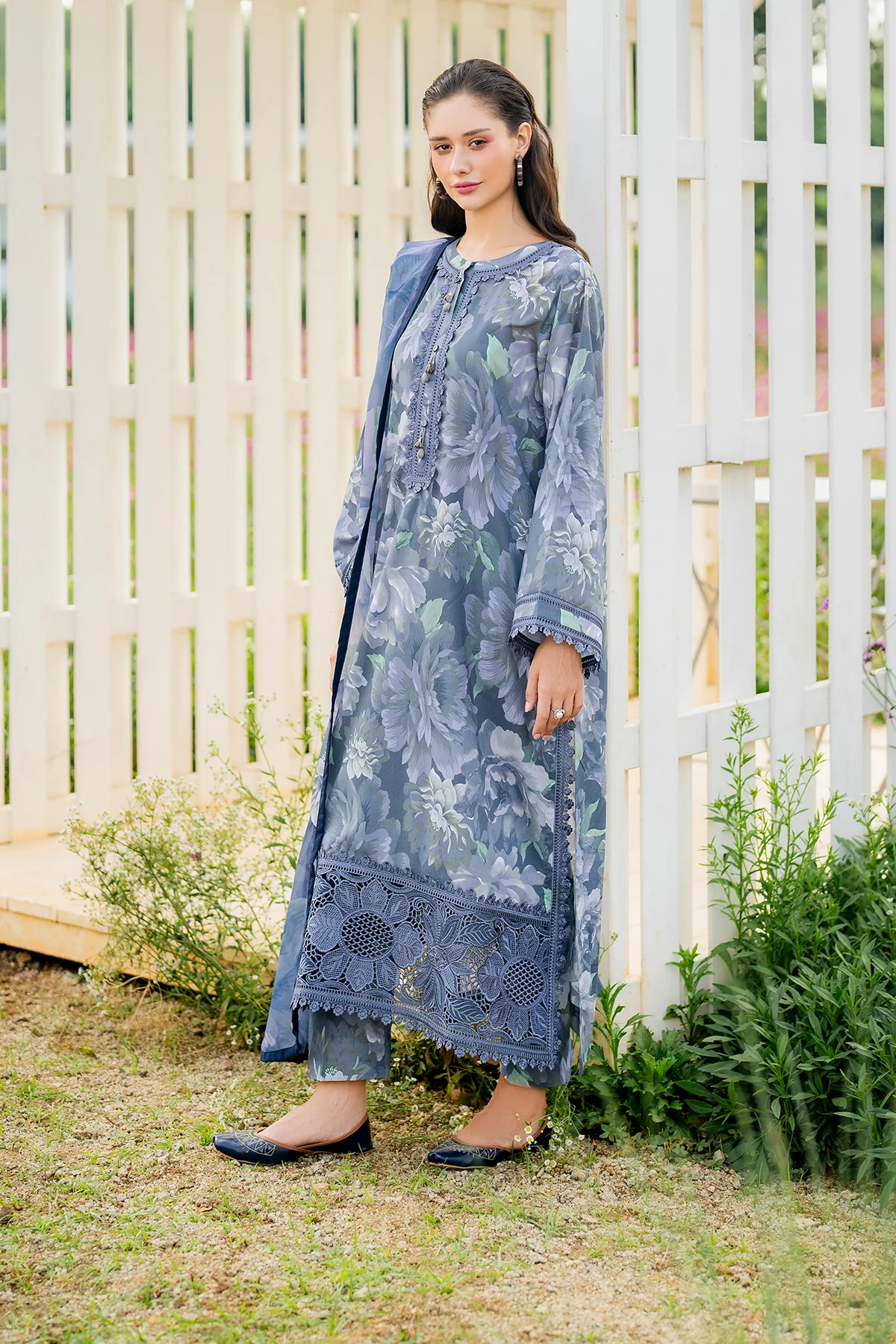 EMBROIDERED LAWN SF-4219 - Image 6