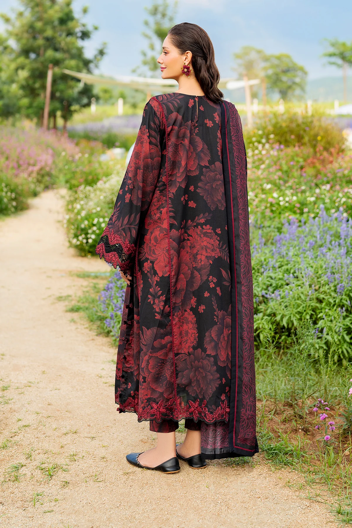 EMBROIDERED LAWN SF-4220 - Image 2