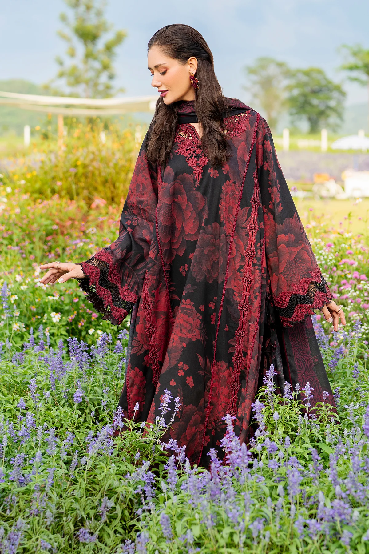 EMBROIDERED LAWN SF-4220 - Image 4