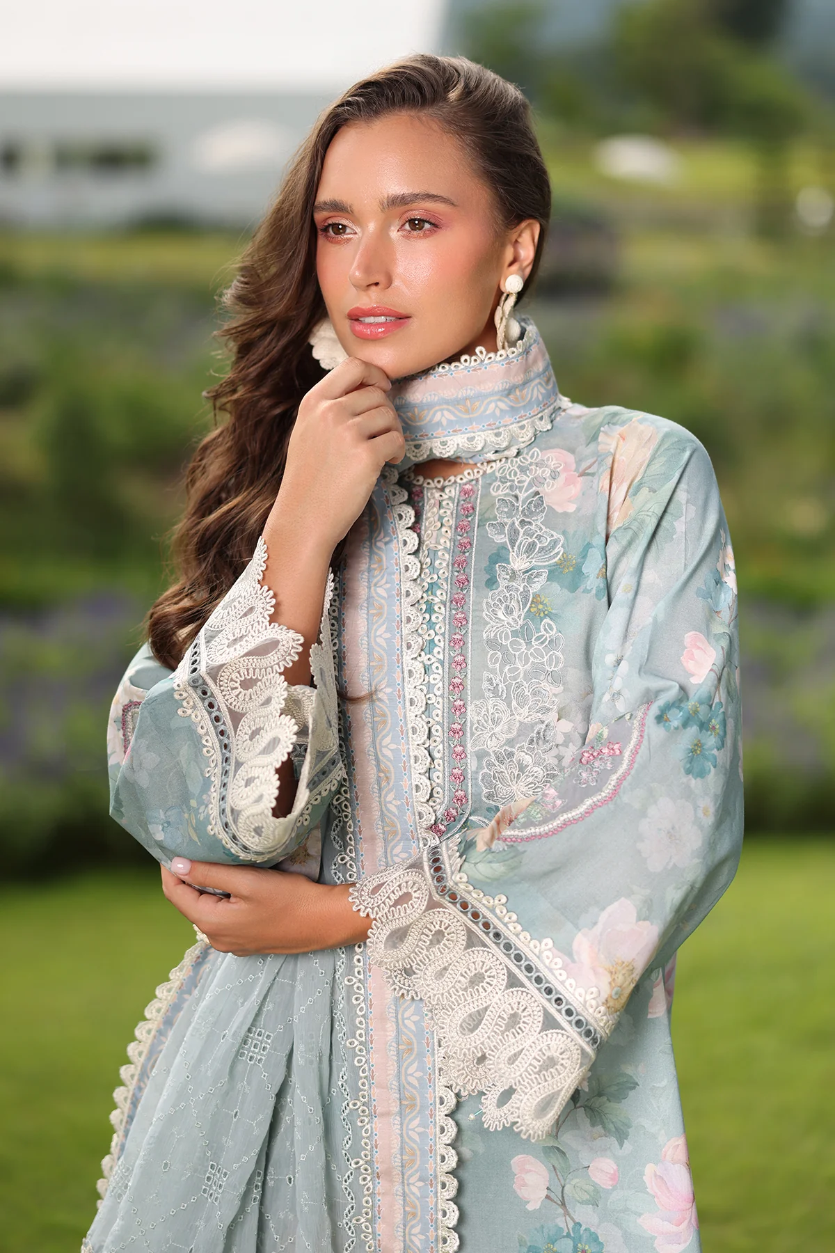 EMBROIDERED LAWN SF-4224 - Image 3