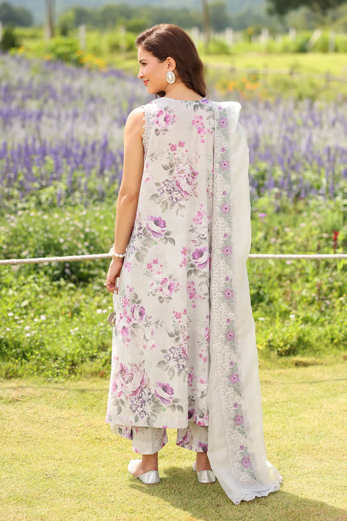 EMBROIDERED LAWN SF-4226 - Image 2