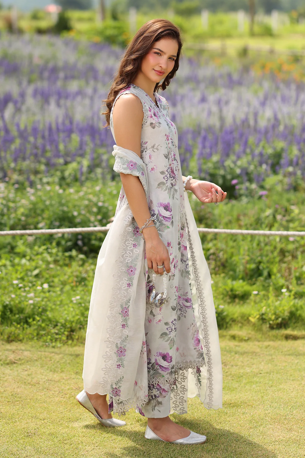 EMBROIDERED LAWN SF-4226 - Image 6