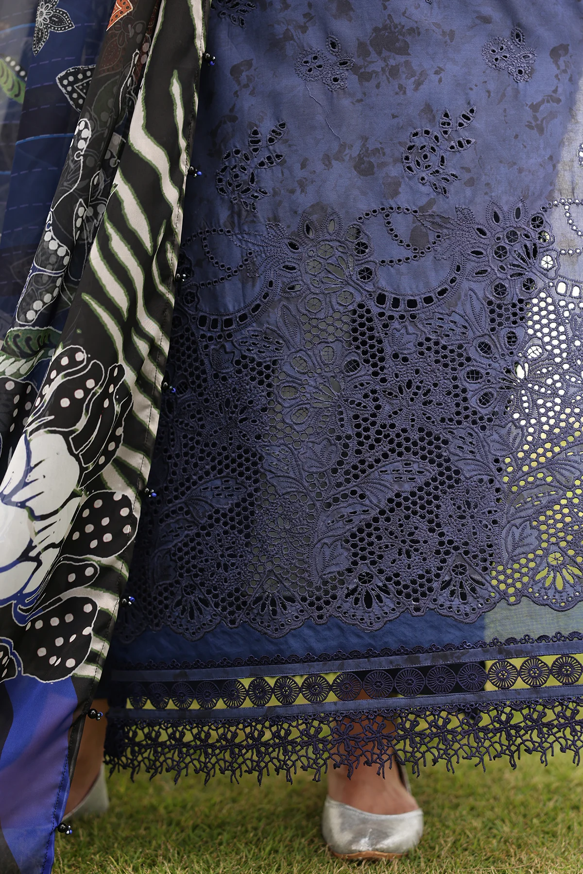 EMBROIDERED LAWN SF-4227 - Image 4