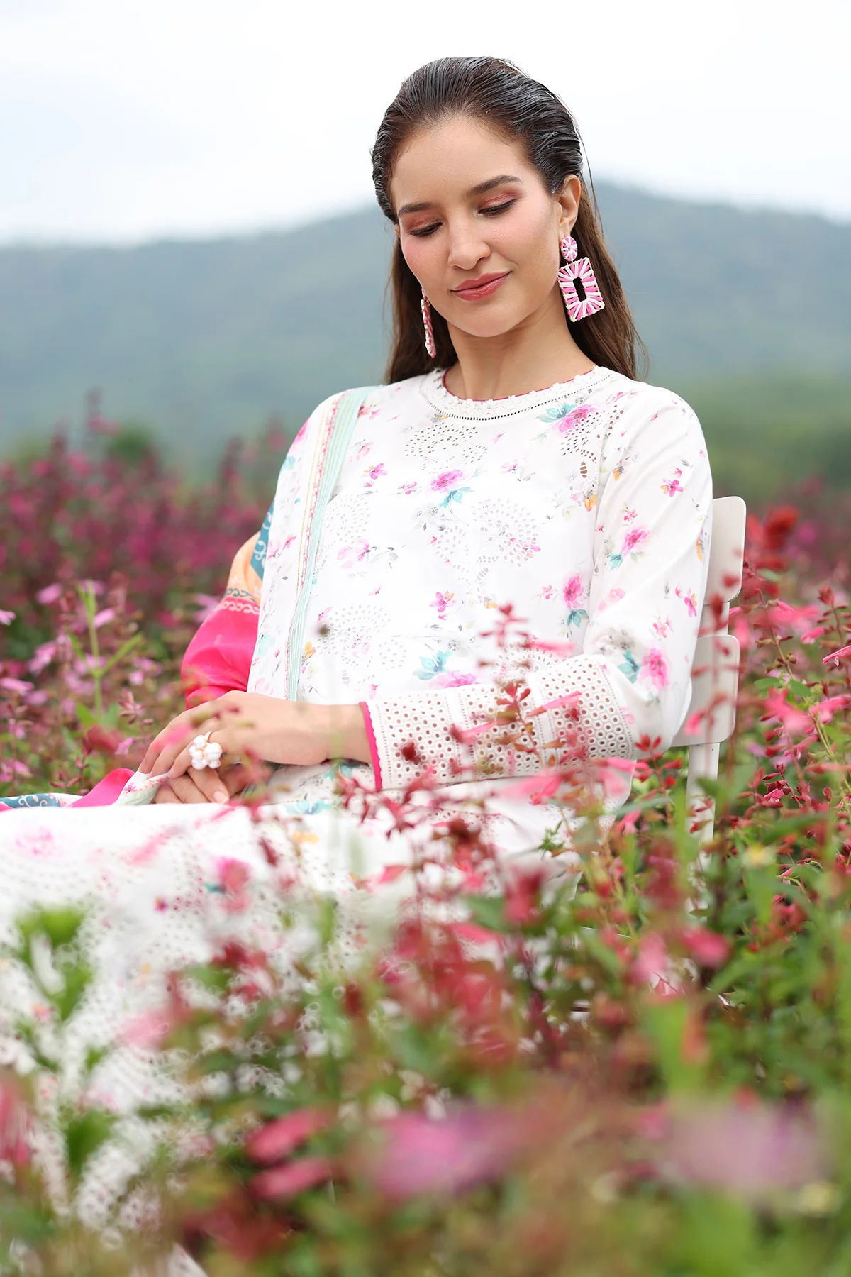 EMBROIDERED LAWN SF-4237 - Image 3