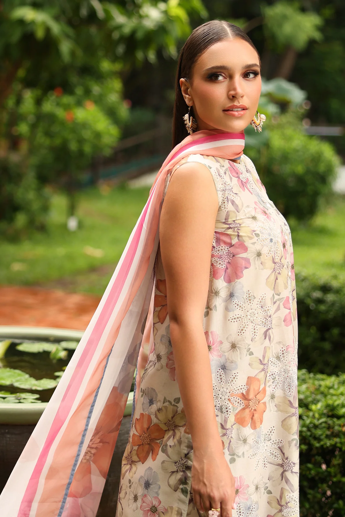 EMBROIDERED LAWN SF-4246 - Image 6