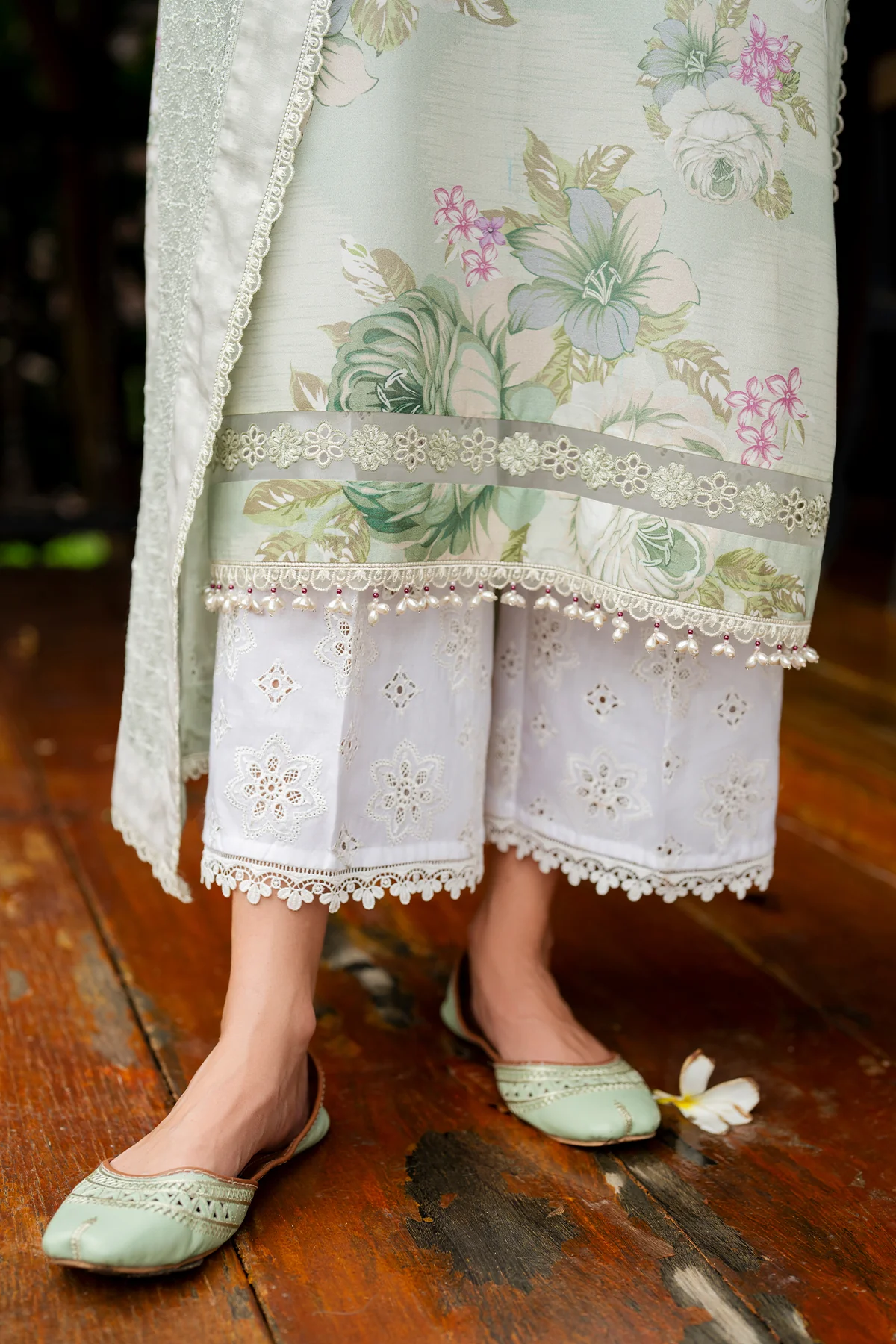 EMBROIDERED LAWN SF-4269 - Image 4