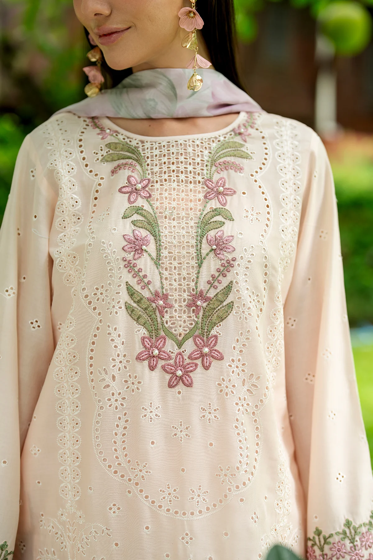 EMBROIDERED LAWN SF-4272 - Image 3