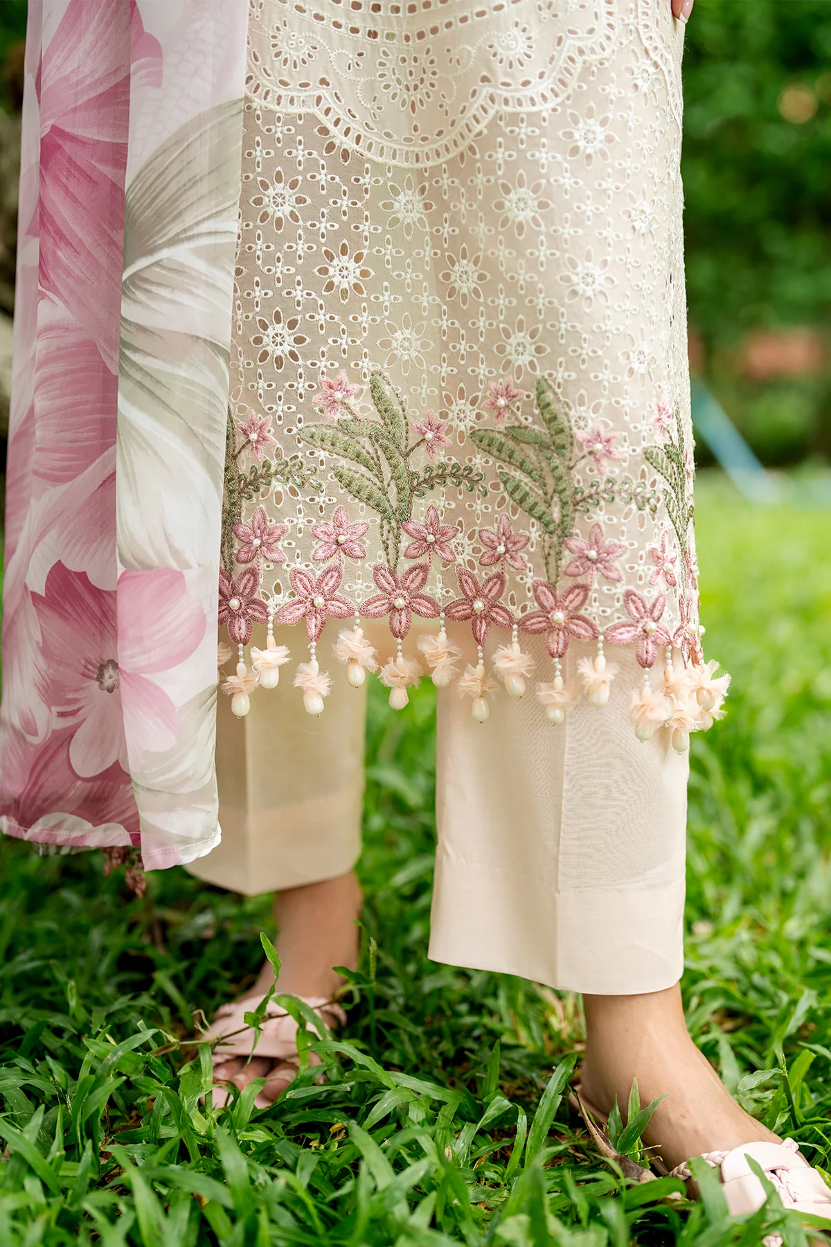 EMBROIDERED LAWN SF-4272 - Image 5