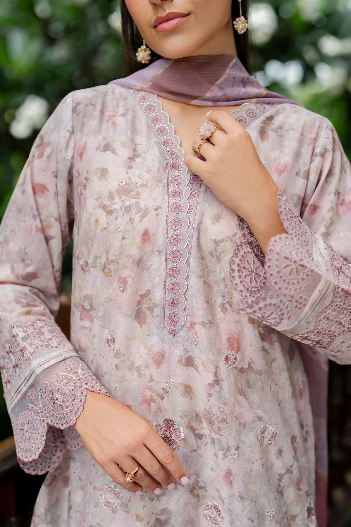 EMBROIDERED LAWN SF-4273 - Image 3