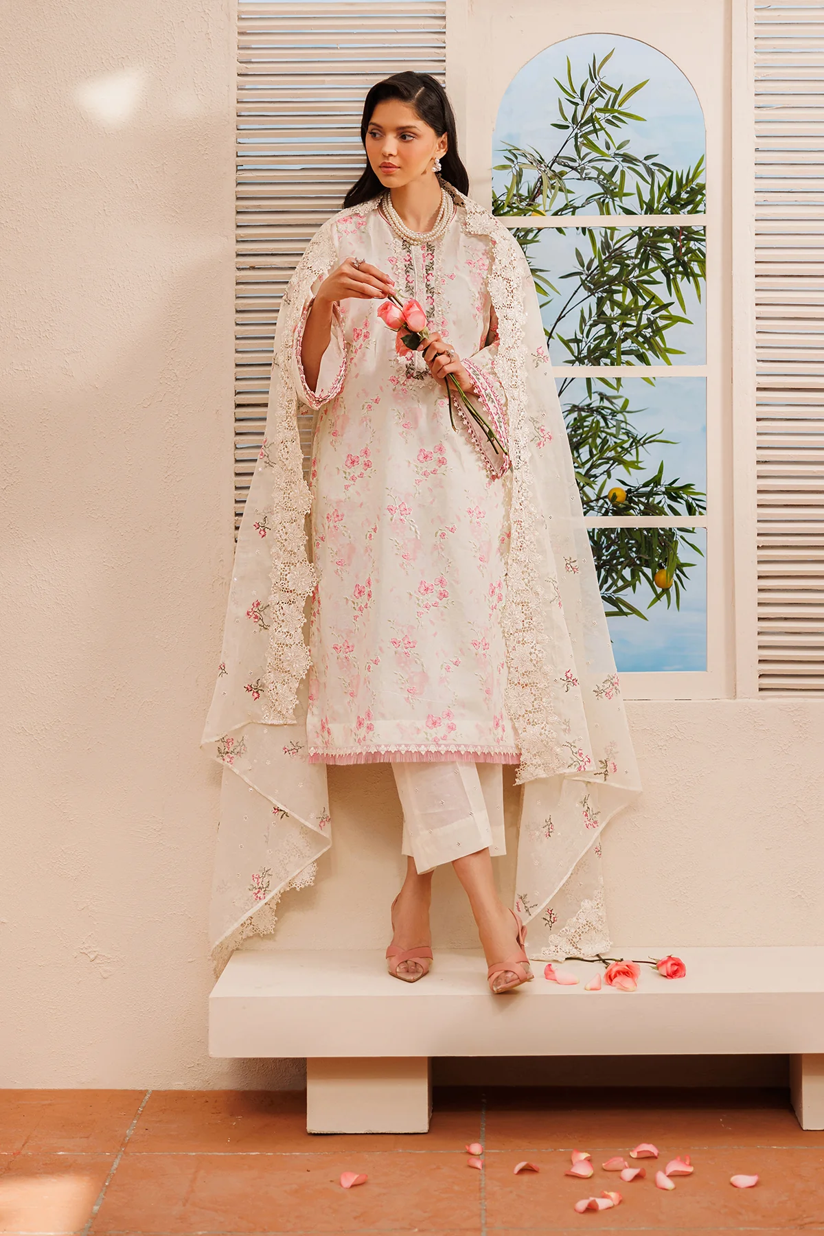 EMBROIDERED LAWN SF-4392 - Image 7