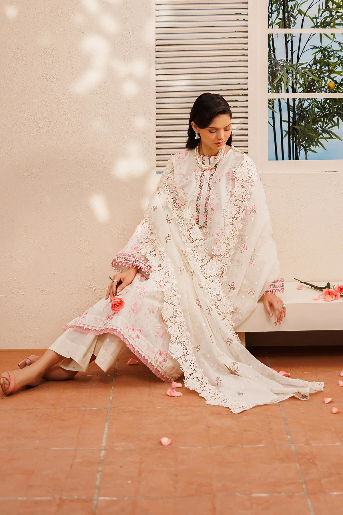 EMBROIDERED LAWN SF-4392 - Image 8