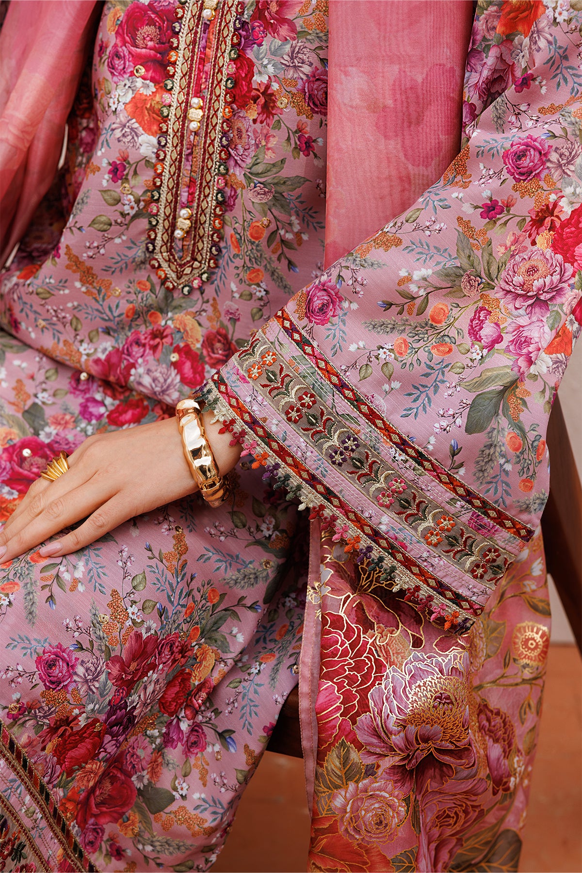 EMBROIDERED LAWN UF-4398 - Image 4