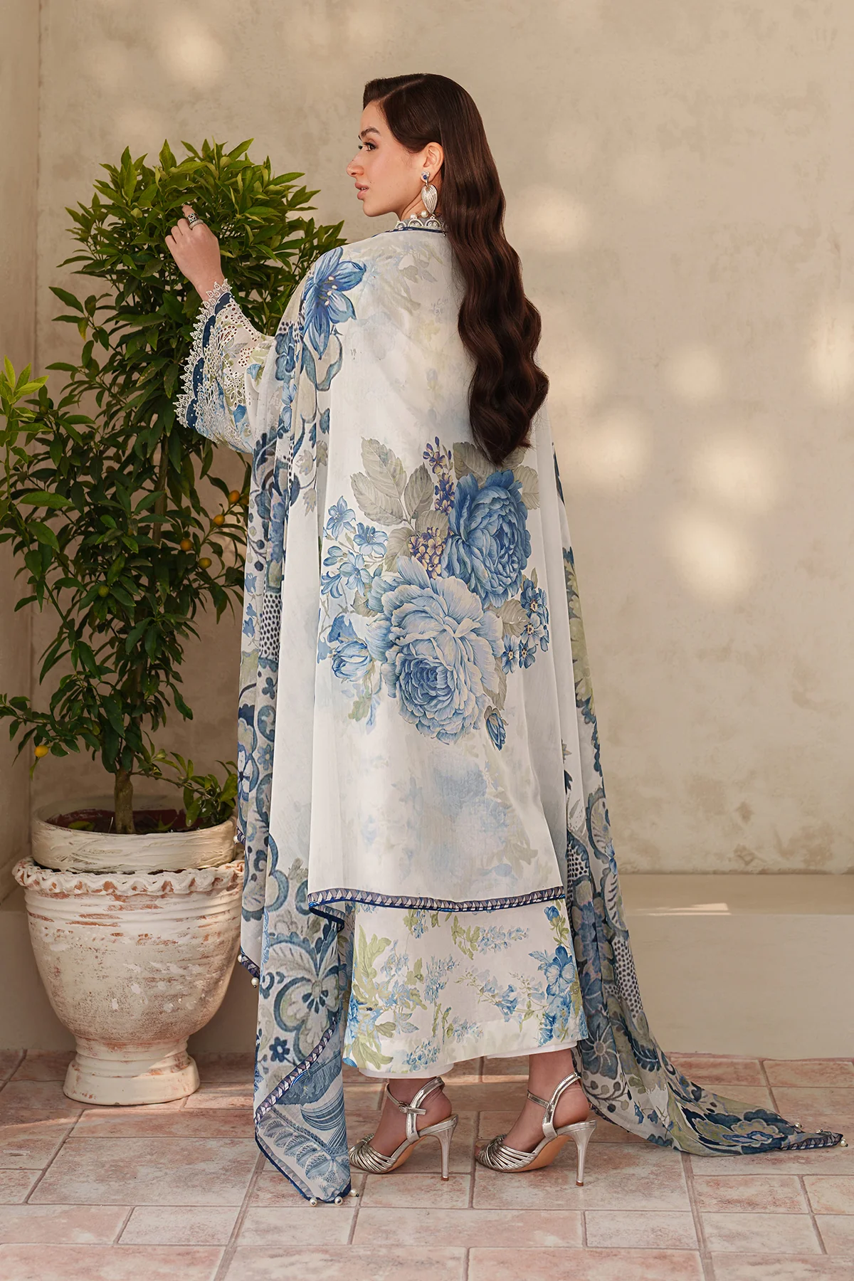 EMBROIDERED LAWN UF-4401 - Image 2