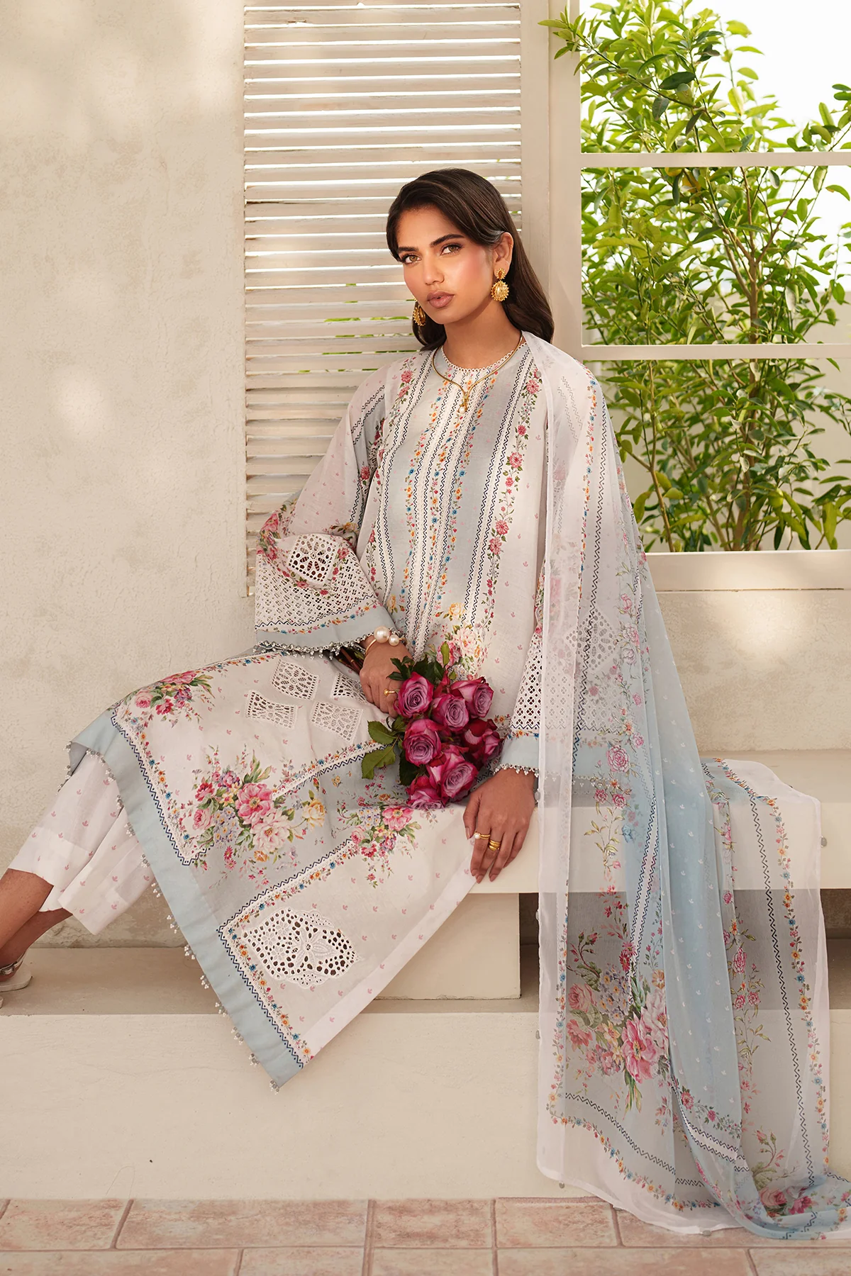 EMBROIDERED LAWN SF-4402 - Image 6