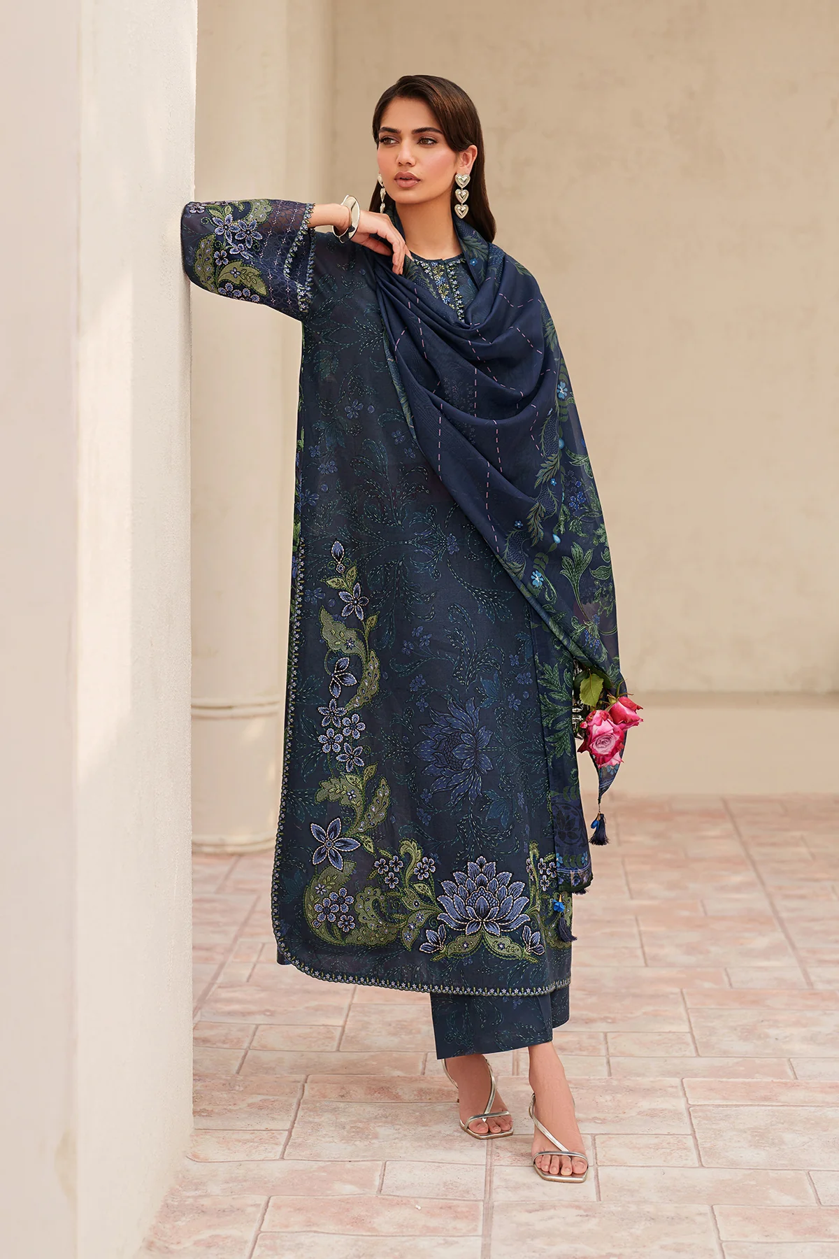 EMBROIDERED LAWN SF-4404 - Image 9