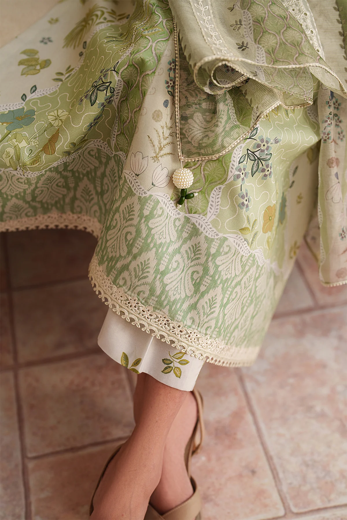 EMBROIDERED LAWN SF-4406 - Image 4
