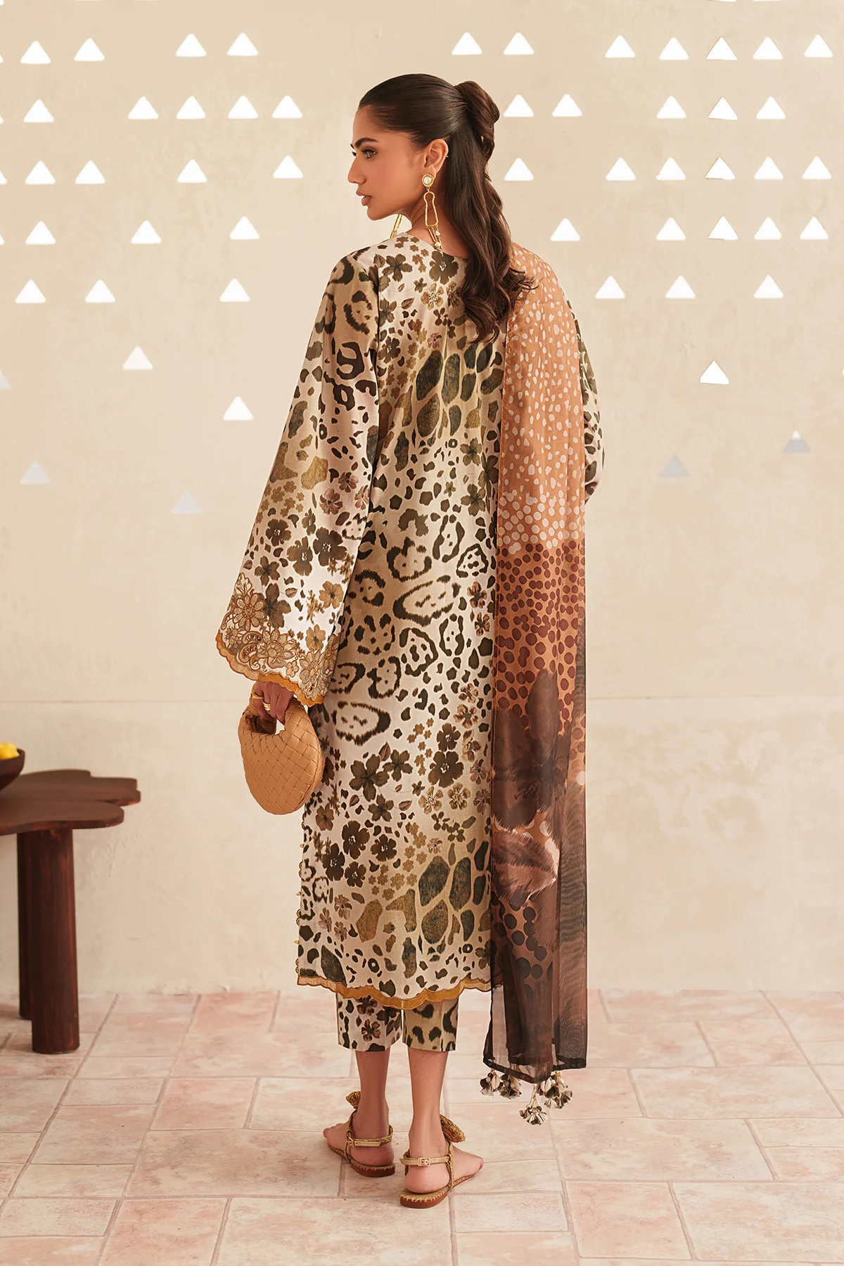 EMBROIDERED LAWN UF-4408 - Image 2
