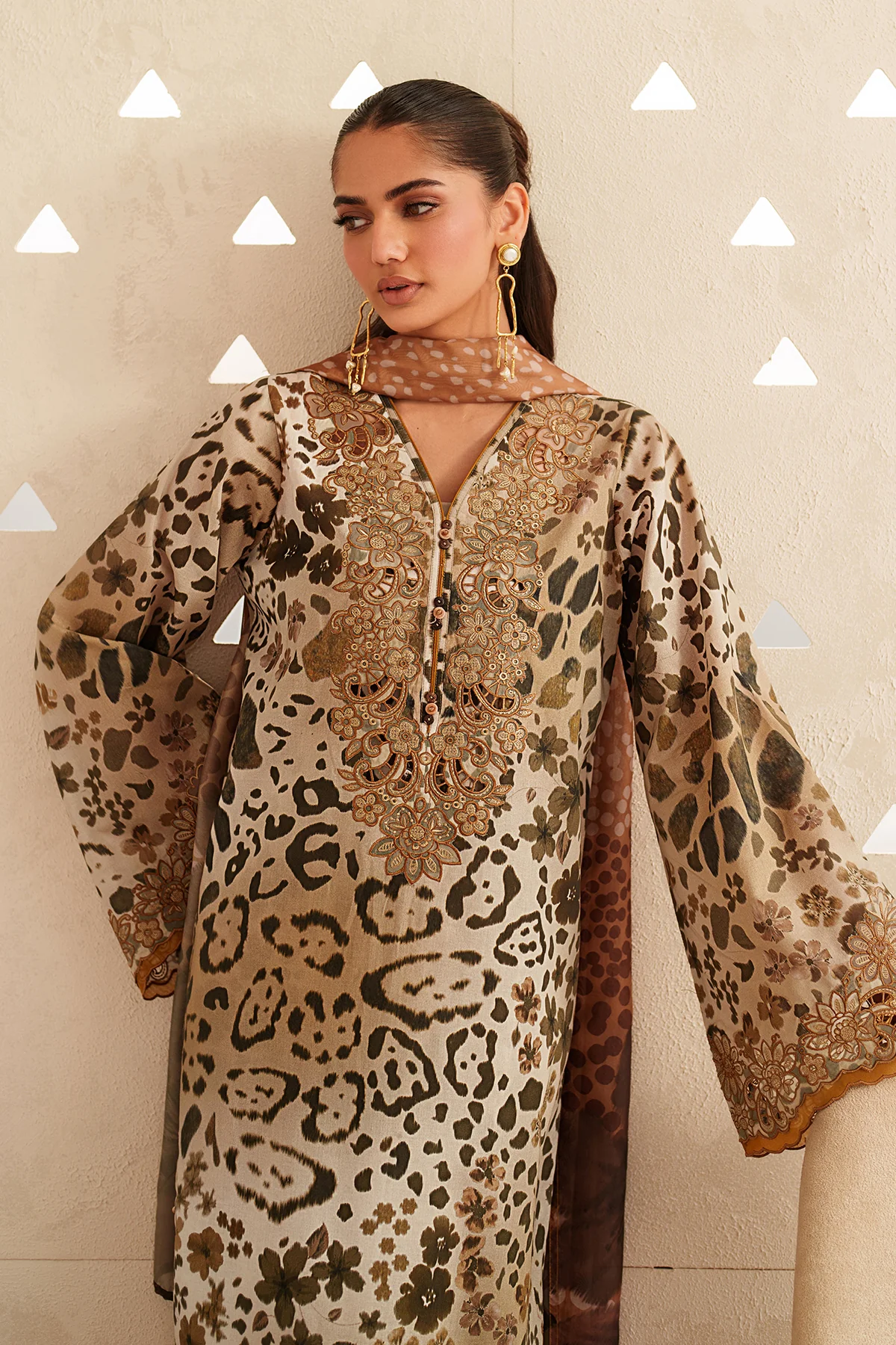 EMBROIDERED LAWN UF-4408 - Image 3