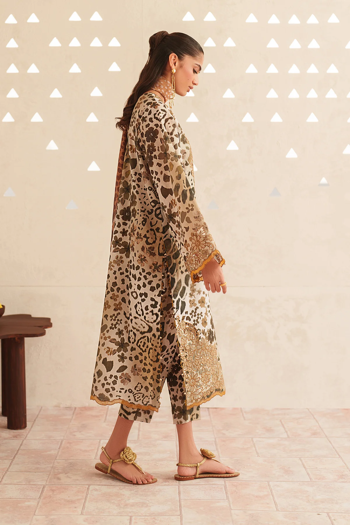 EMBROIDERED LAWN UF-4408 - Image 8