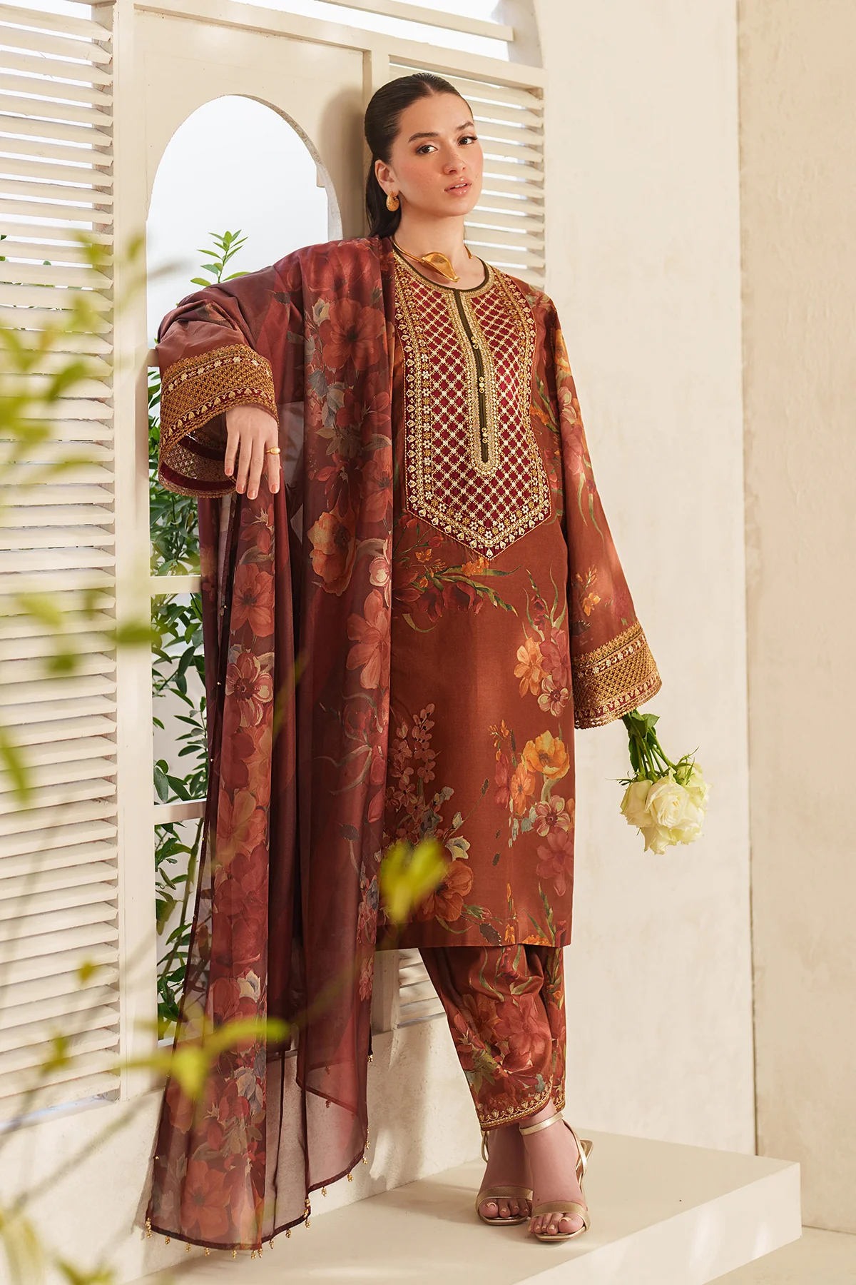 EMBROIDERED LAWN SF-4409 - Image 5
