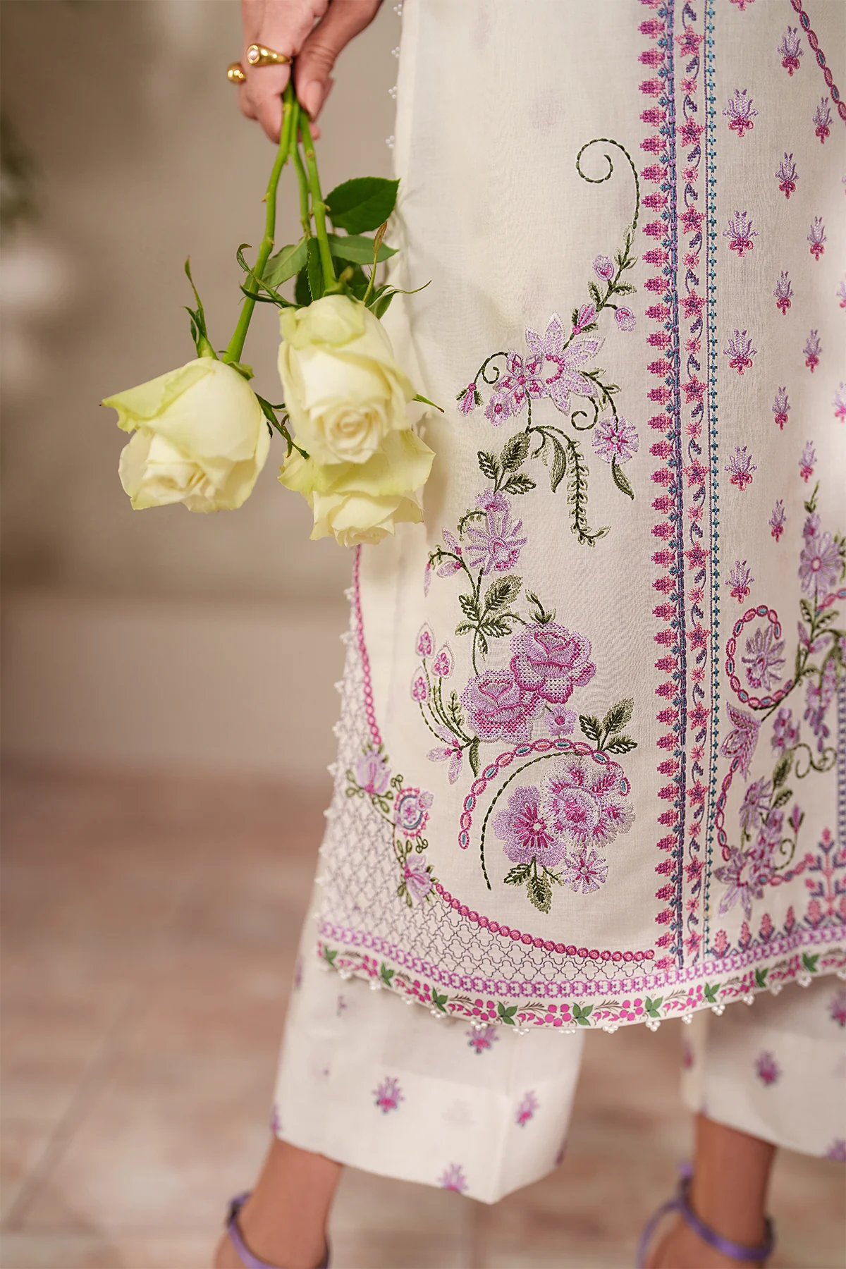 EMBROIDERED LAWN UF-4411 - Image 4