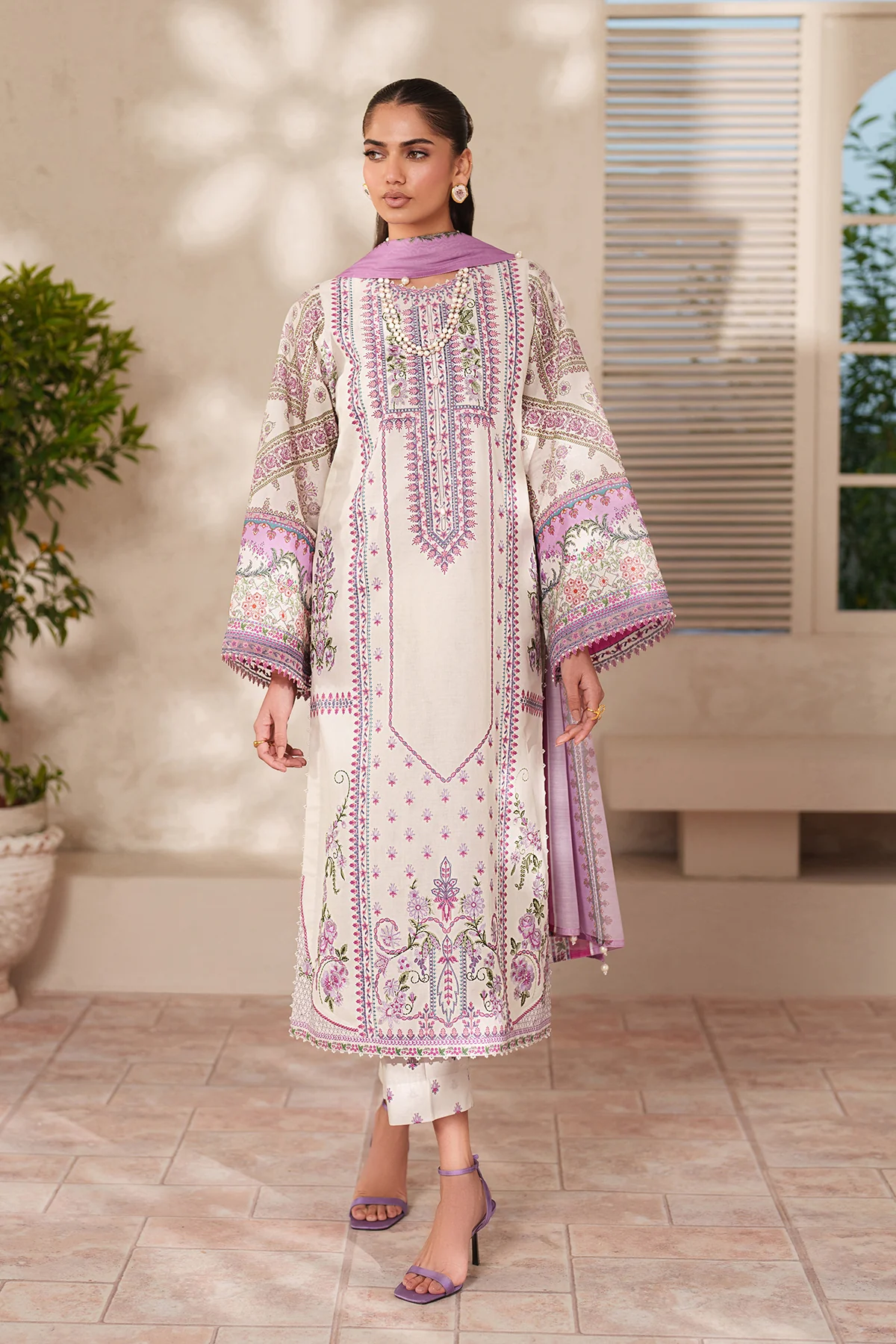 EMBROIDERED LAWN UF-4411 - Image 7