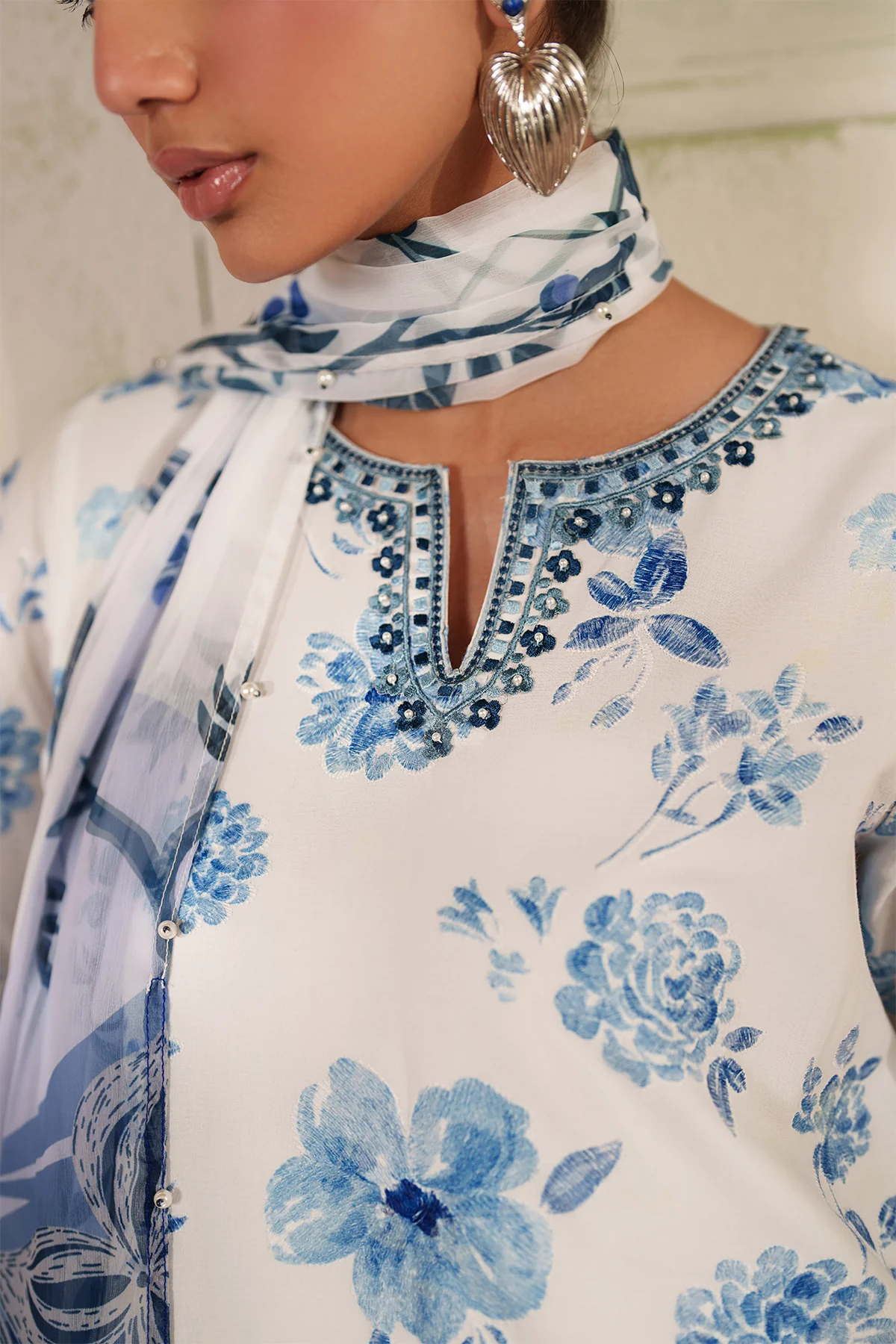 EMBROIDERED LAWN SF-4413 - Image 6