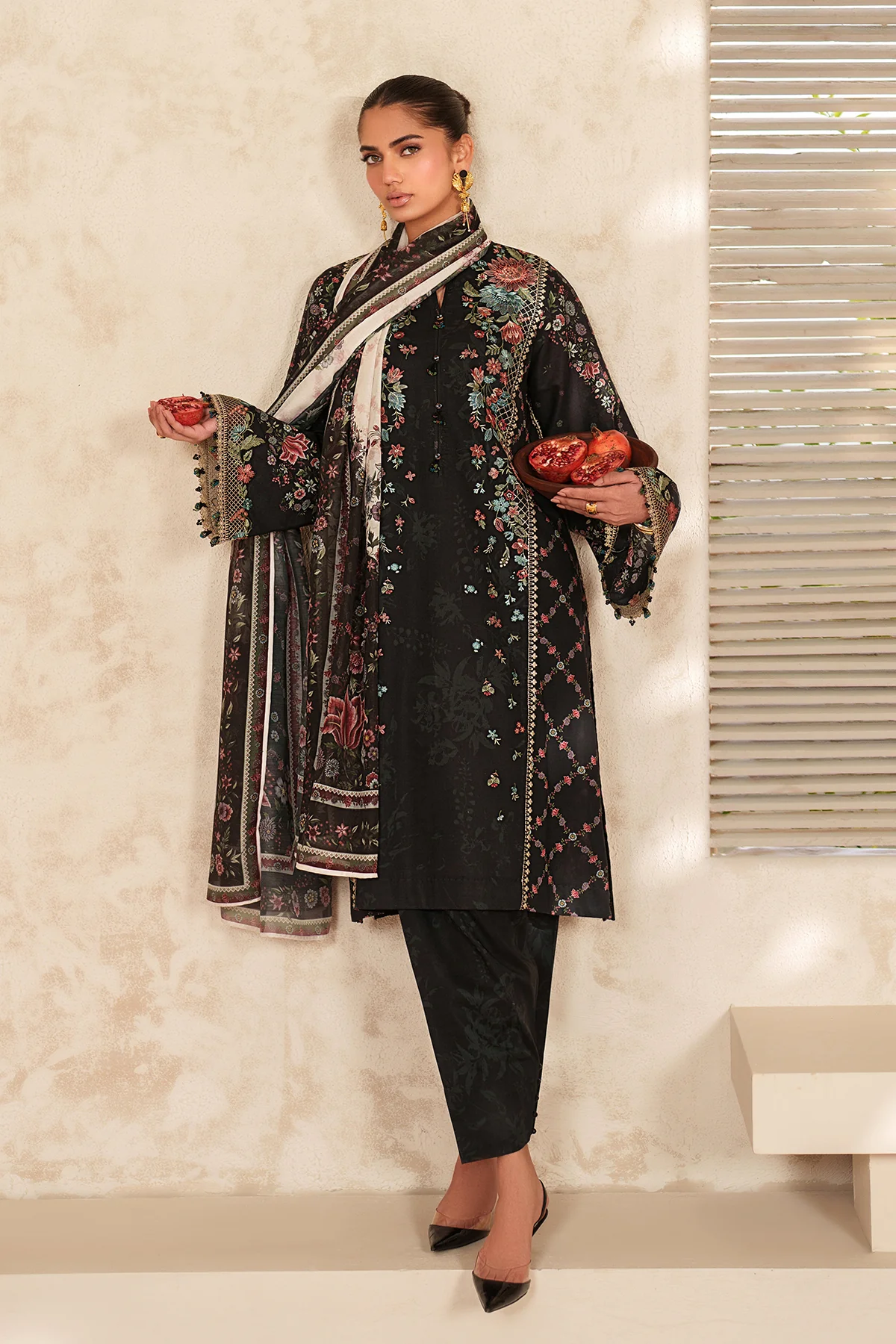 EMBROIDERED LAWN UF-4415 - Image 7