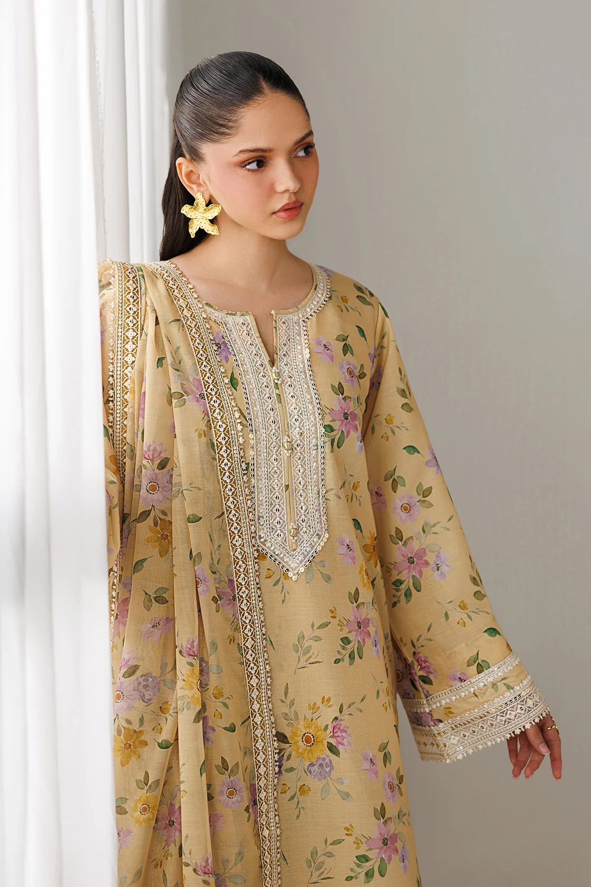 EMBROIDERED LAWN SF-4416 - Image 8