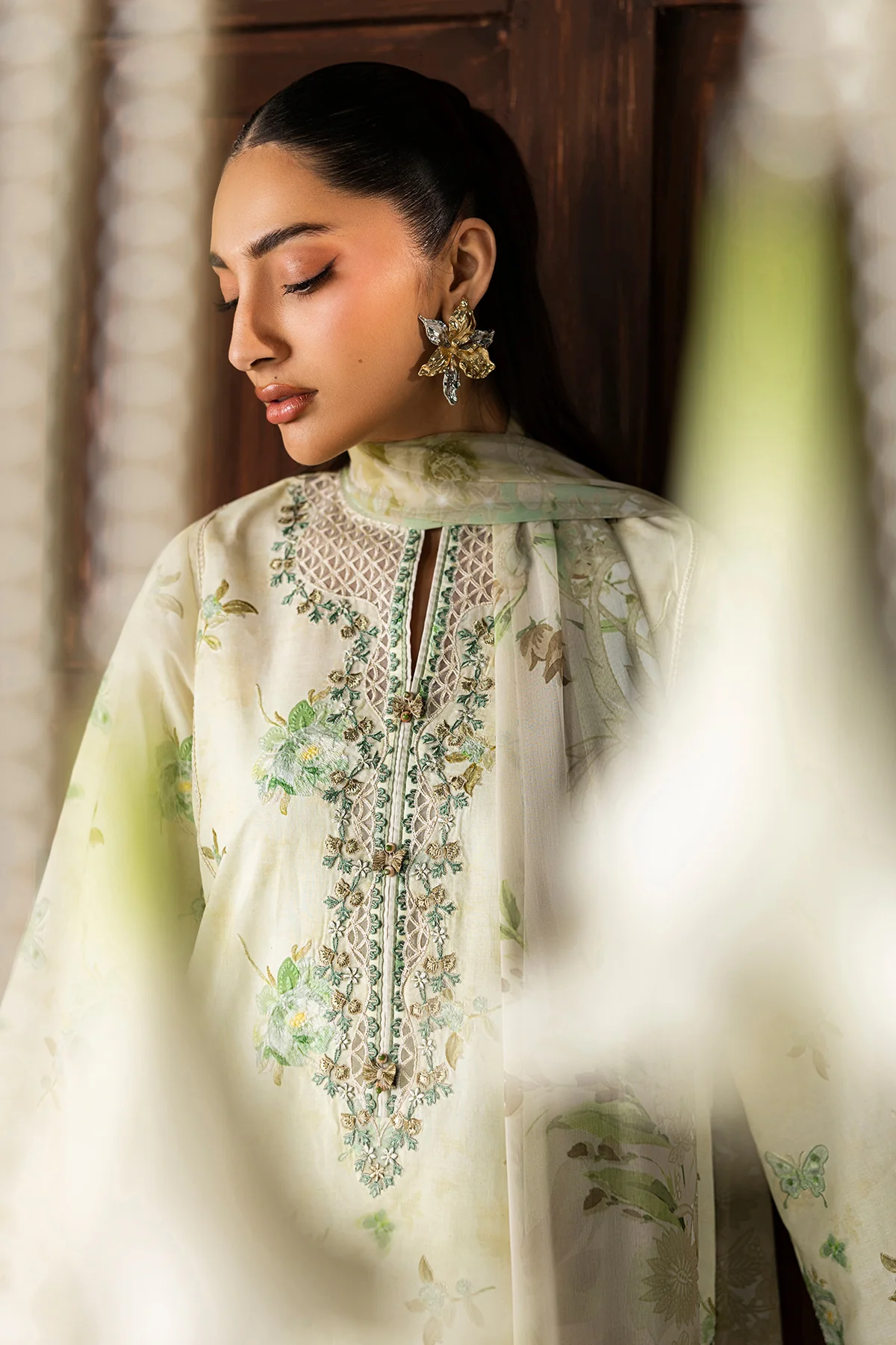 EMBROIDERED LAWN SF-4420 - Image 9
