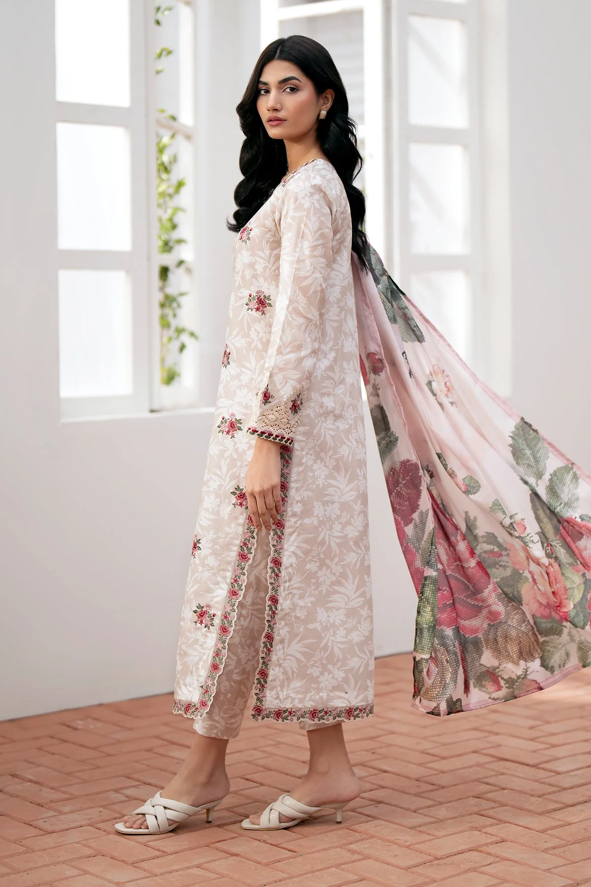 EMBROIDERED LAWN SF-535 - Image 2