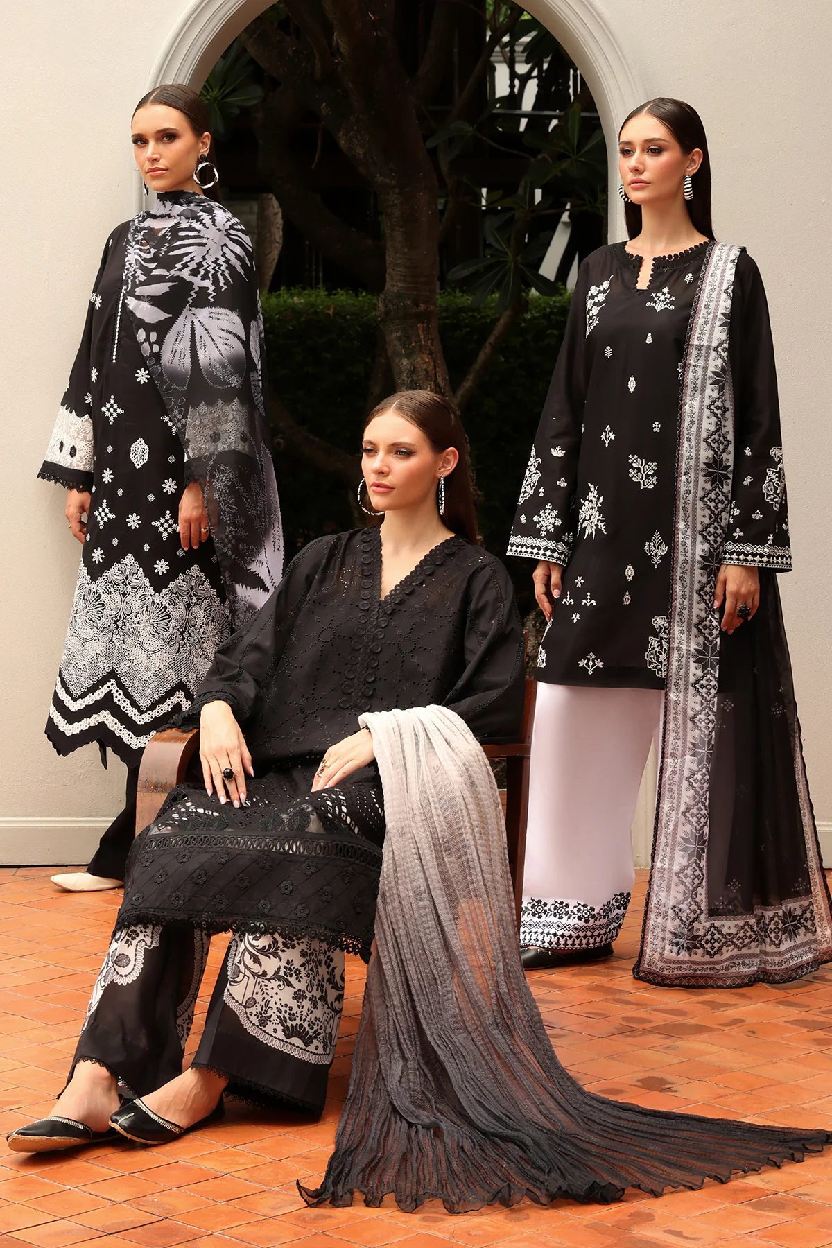 EMBROIDERED LAWN UF-4192 - Image 6