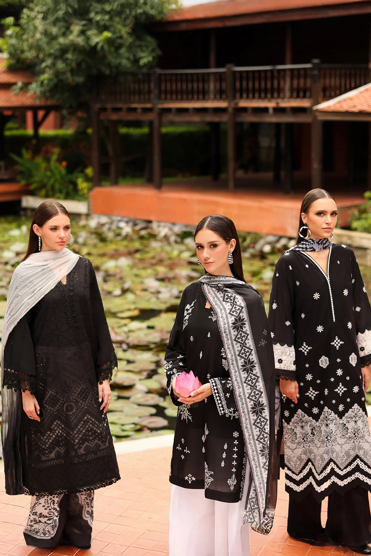 EMBROIDERED LAWN UF-4192 - Image 9