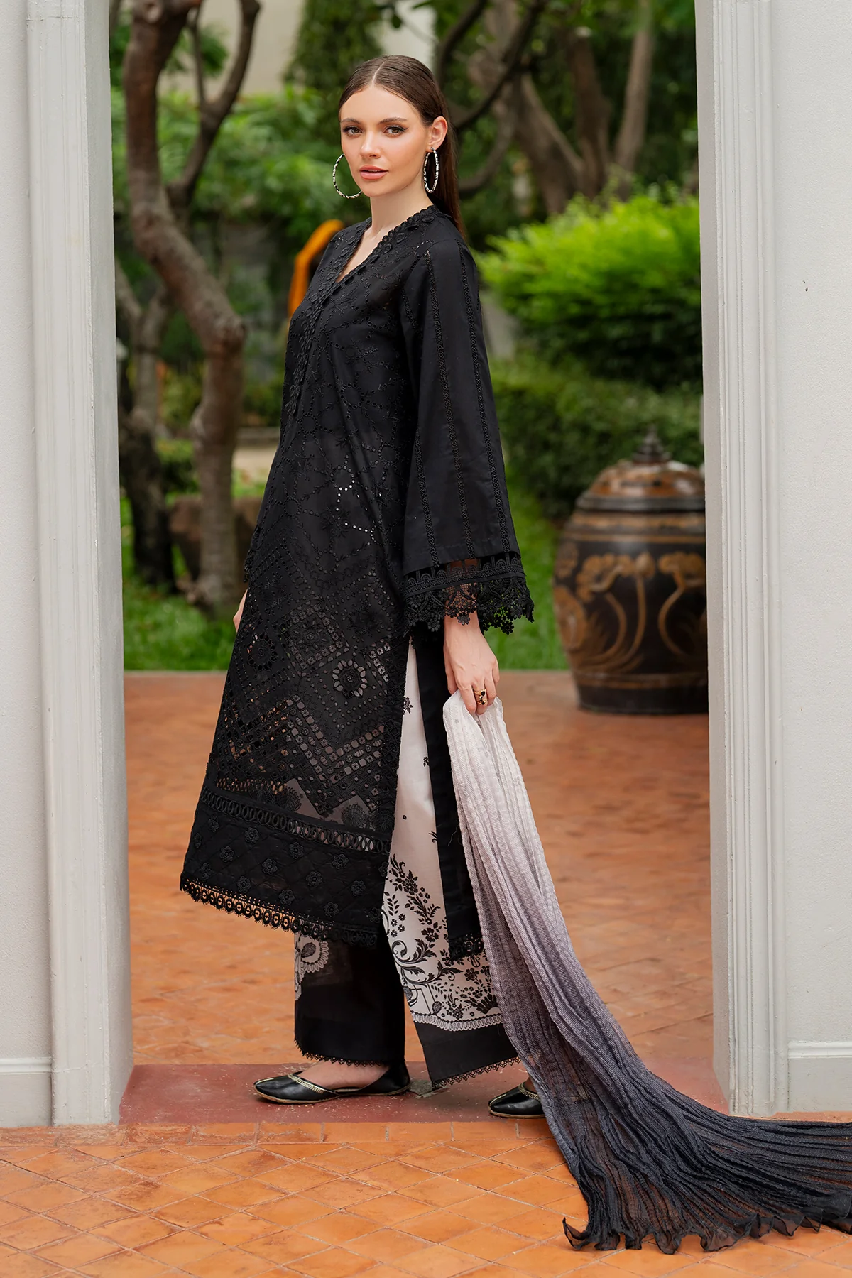 EMBROIDERED LAWN UF-4194 - Image 3