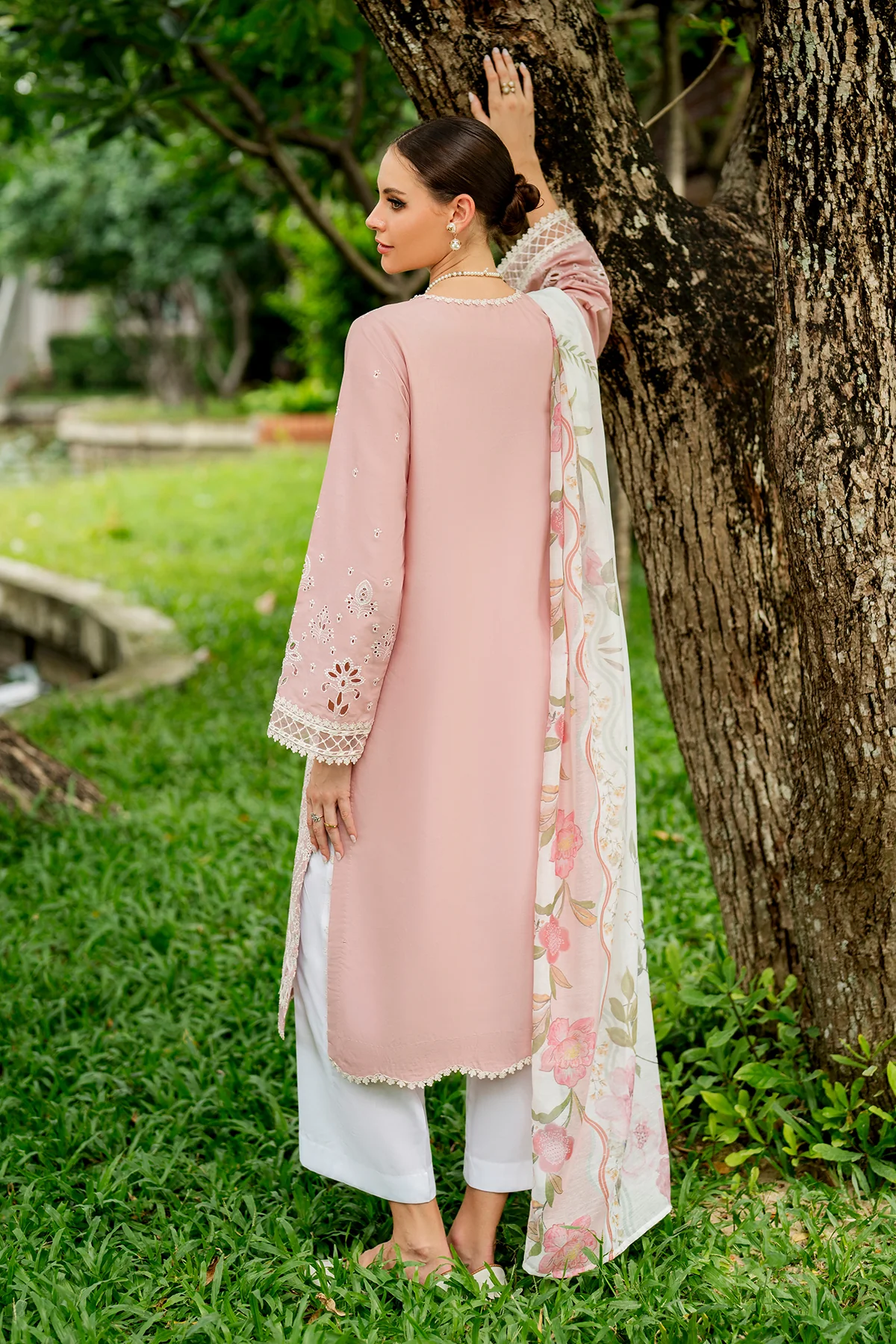 EMBROIDERED LAWN UF-4264 - Image 2