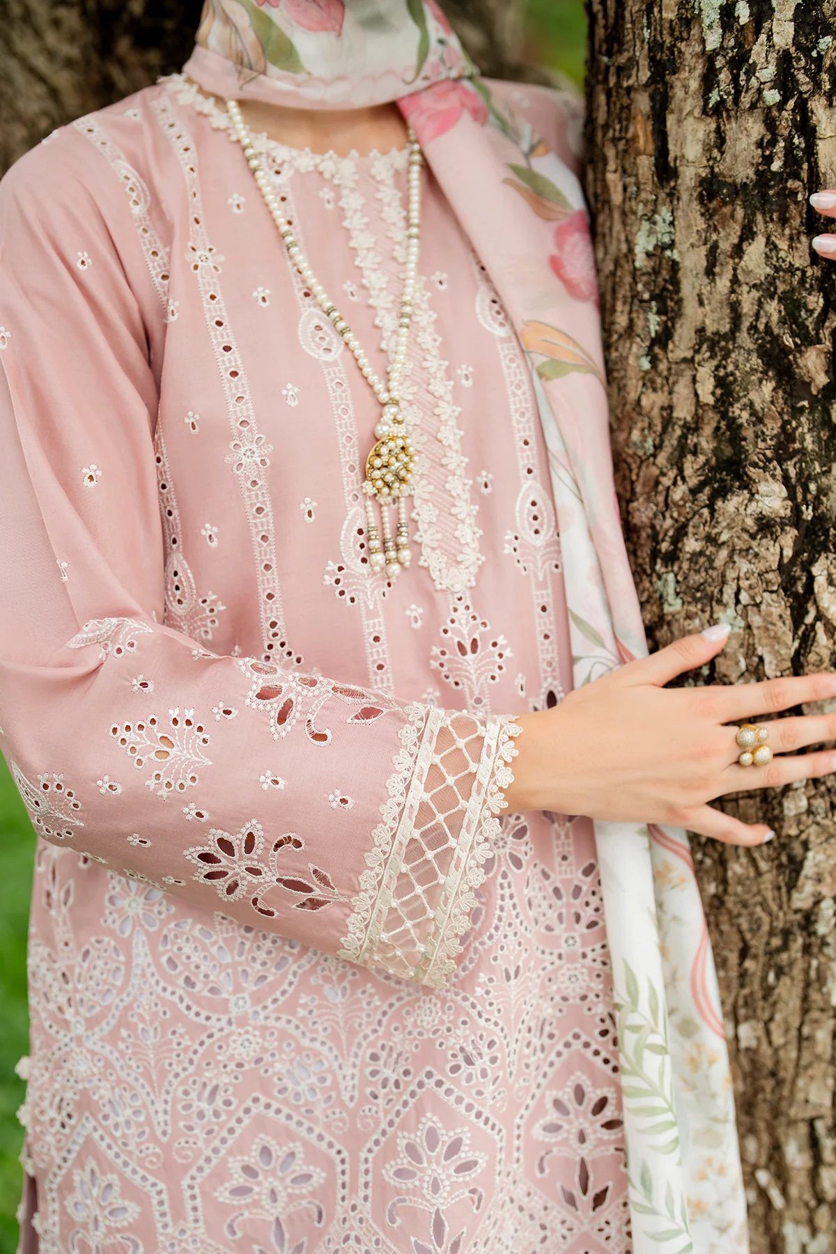 EMBROIDERED LAWN UF-4264 - Image 4