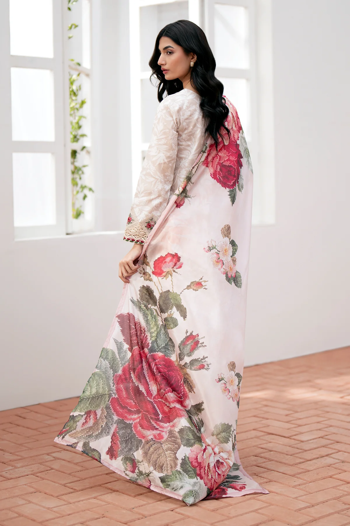 EMBROIDERED LAWN UF-535 - Image 3